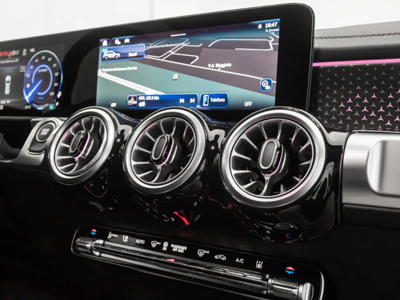 Mercedes-Benz EQB, миниатюра 18