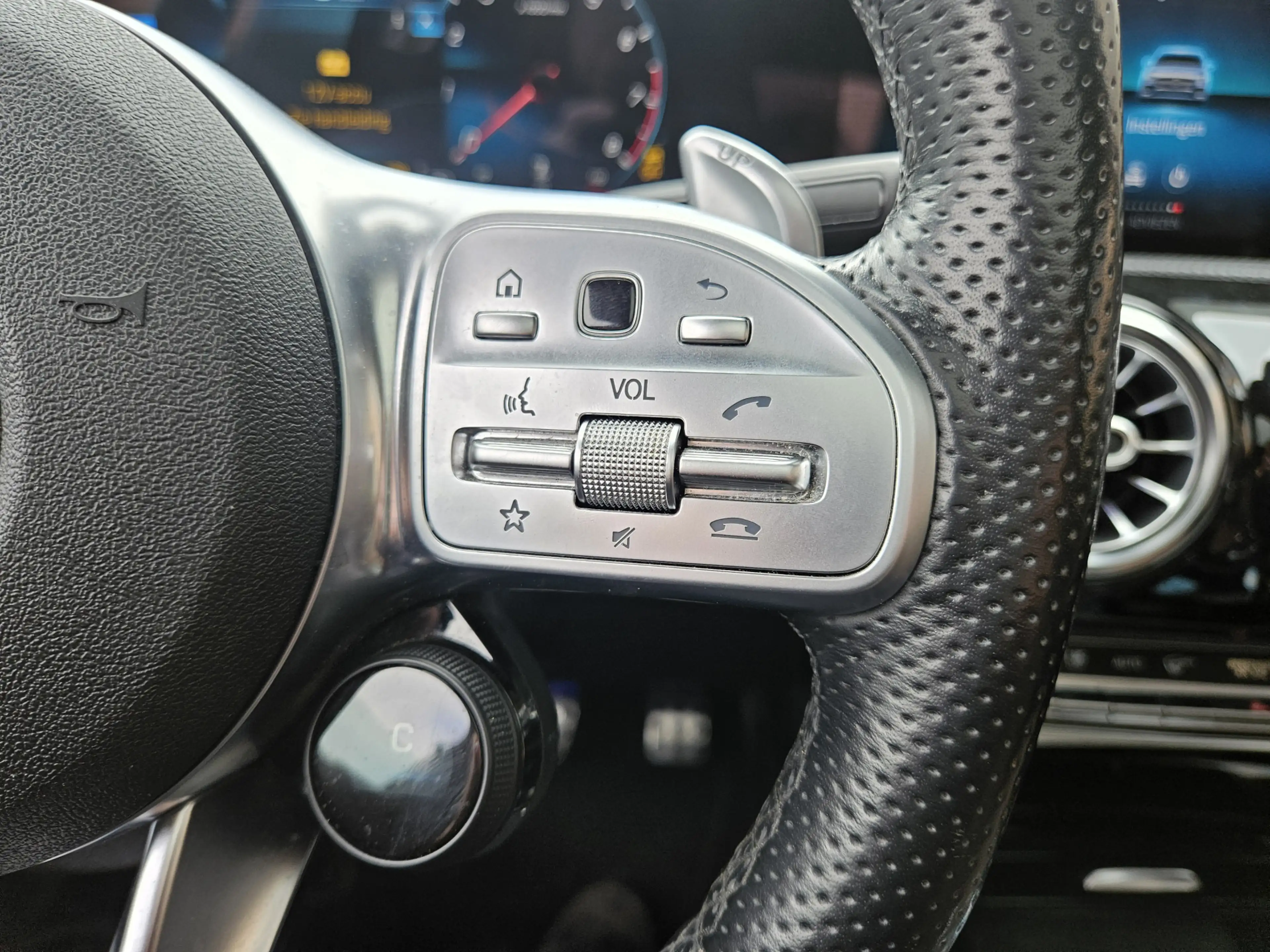 Mercedes-Benz CLA 35 AMG Shooting Brake 4MATIC Premium Plus (motor defect) — photo 29