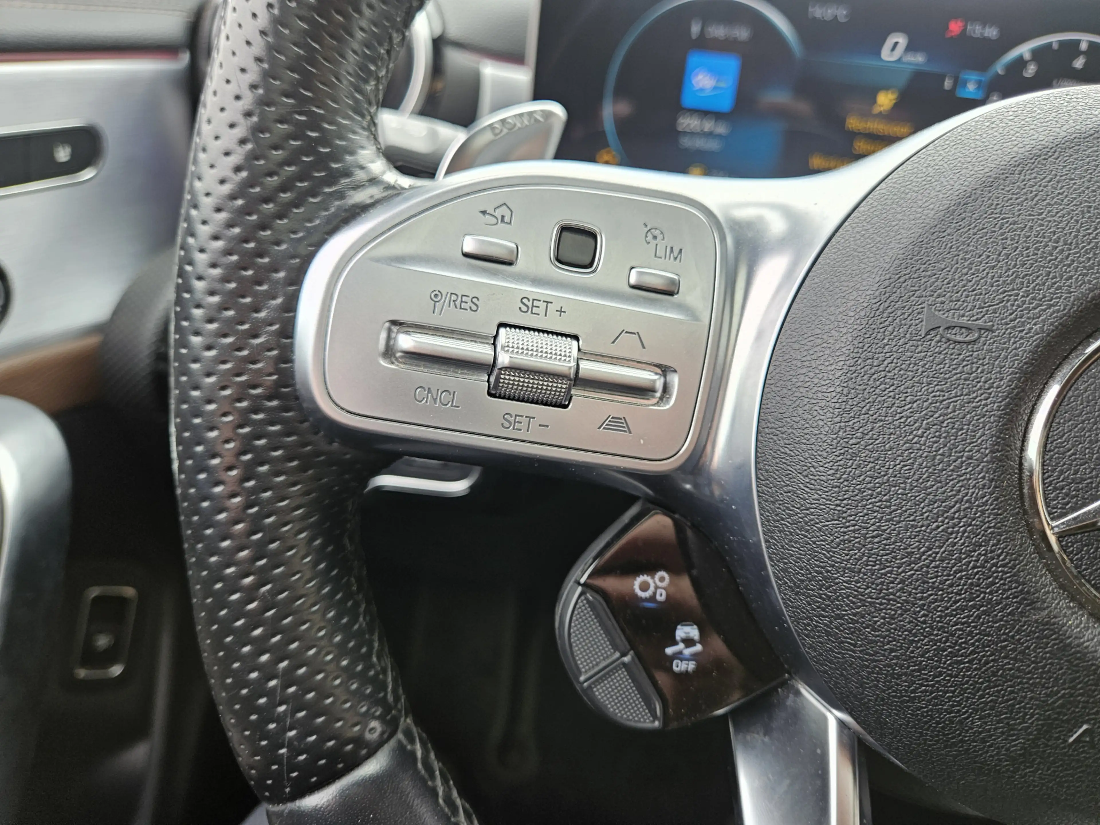 Mercedes-Benz CLA 35 AMG Shooting Brake 4MATIC Premium Plus (motor defect) — photo 28