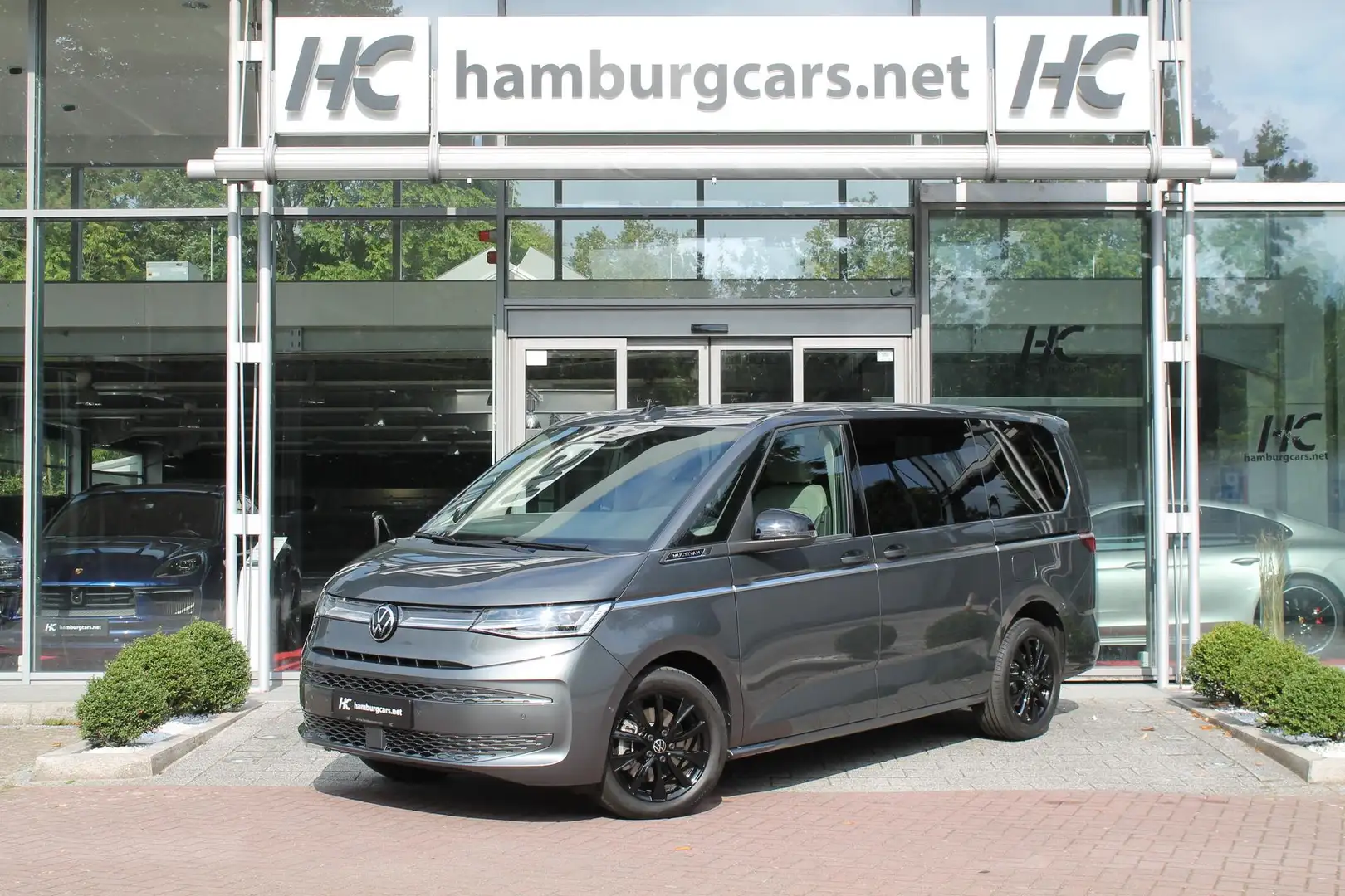 Volkswagen T7 Multivan Style 2.0TDI DSG Lang AHK Navi 18" AssistenzP Gris - 2