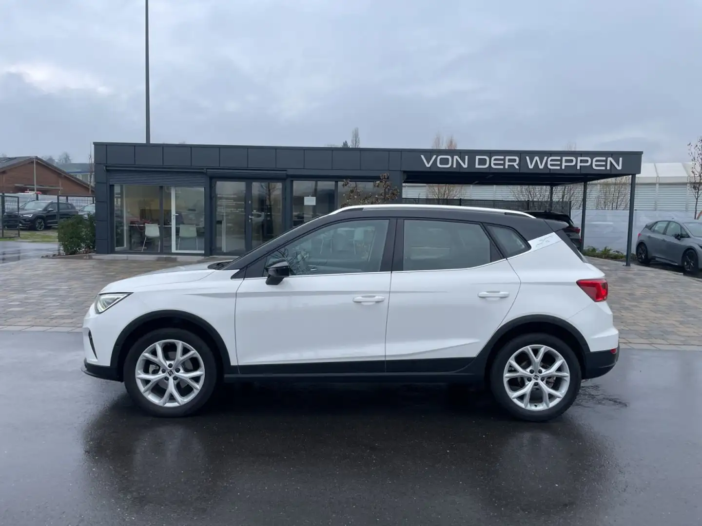 SEAT Arona FR TSI NAVI PDC SHZ Kamera Allwetter Klima Navi Weiß - 2