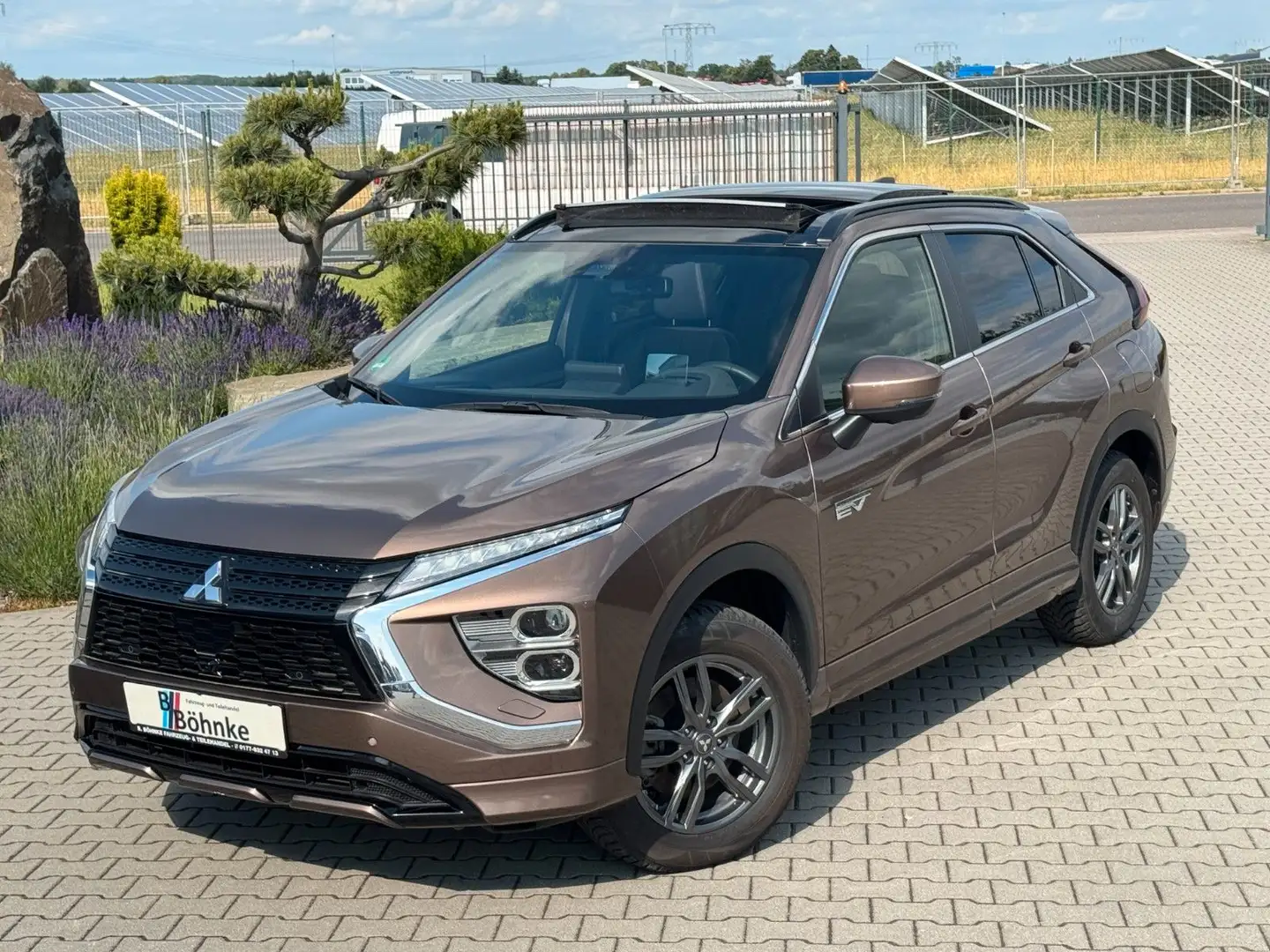 Mitsubishi Eclipse Cross Top Hybrid 4WD LED NAVI STANDHZG Braun - 1