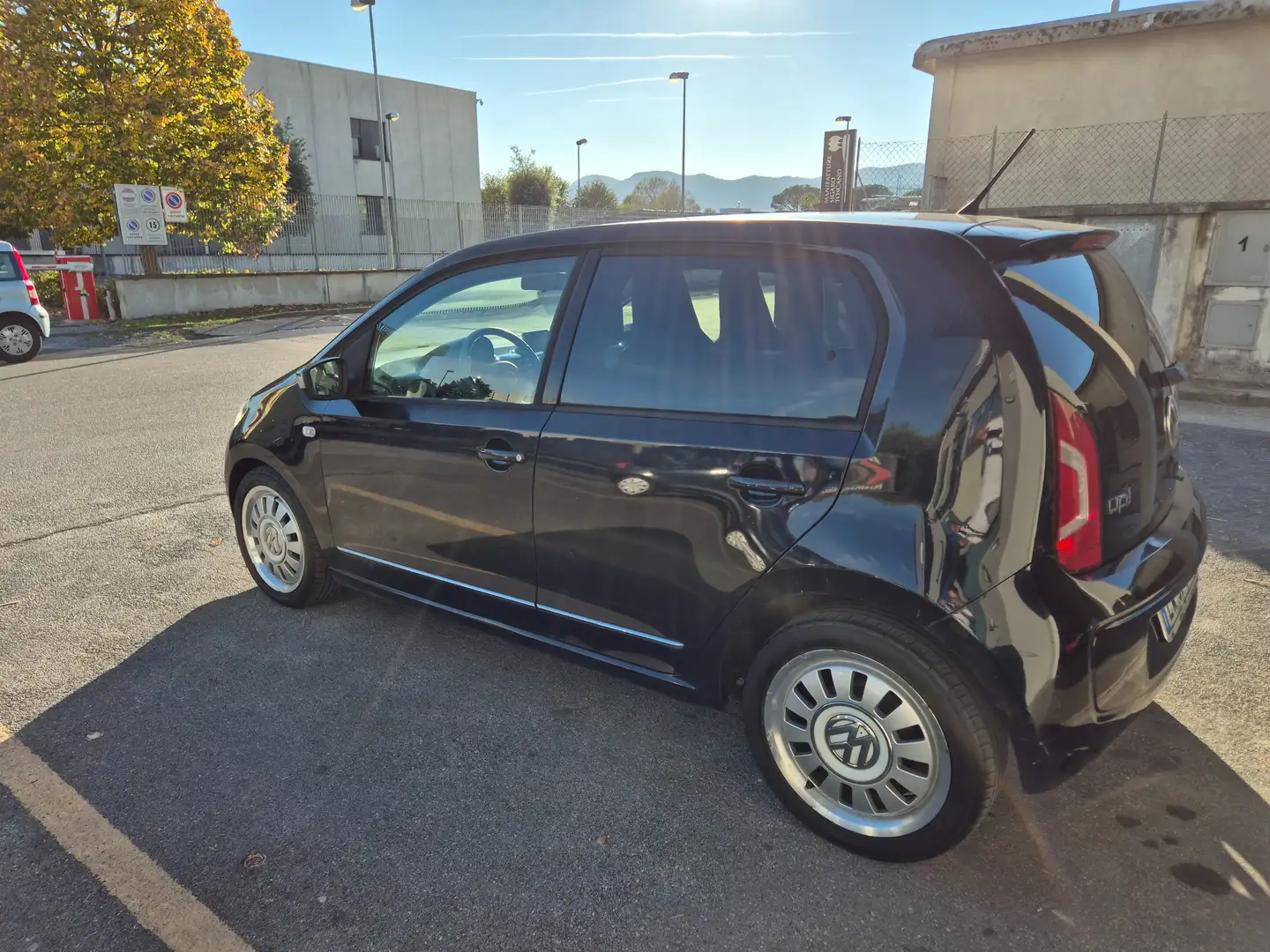 Volkswagen up! up! 2012 5p 1.0 Move 75cv asg Nero - 2