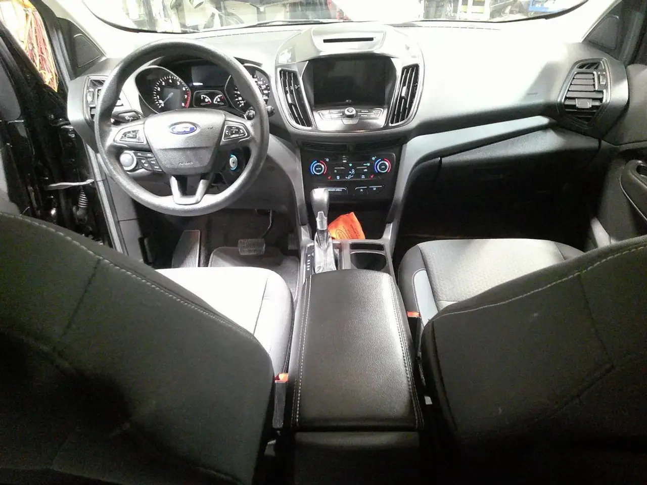 Ford Escape снимка Ford Escape