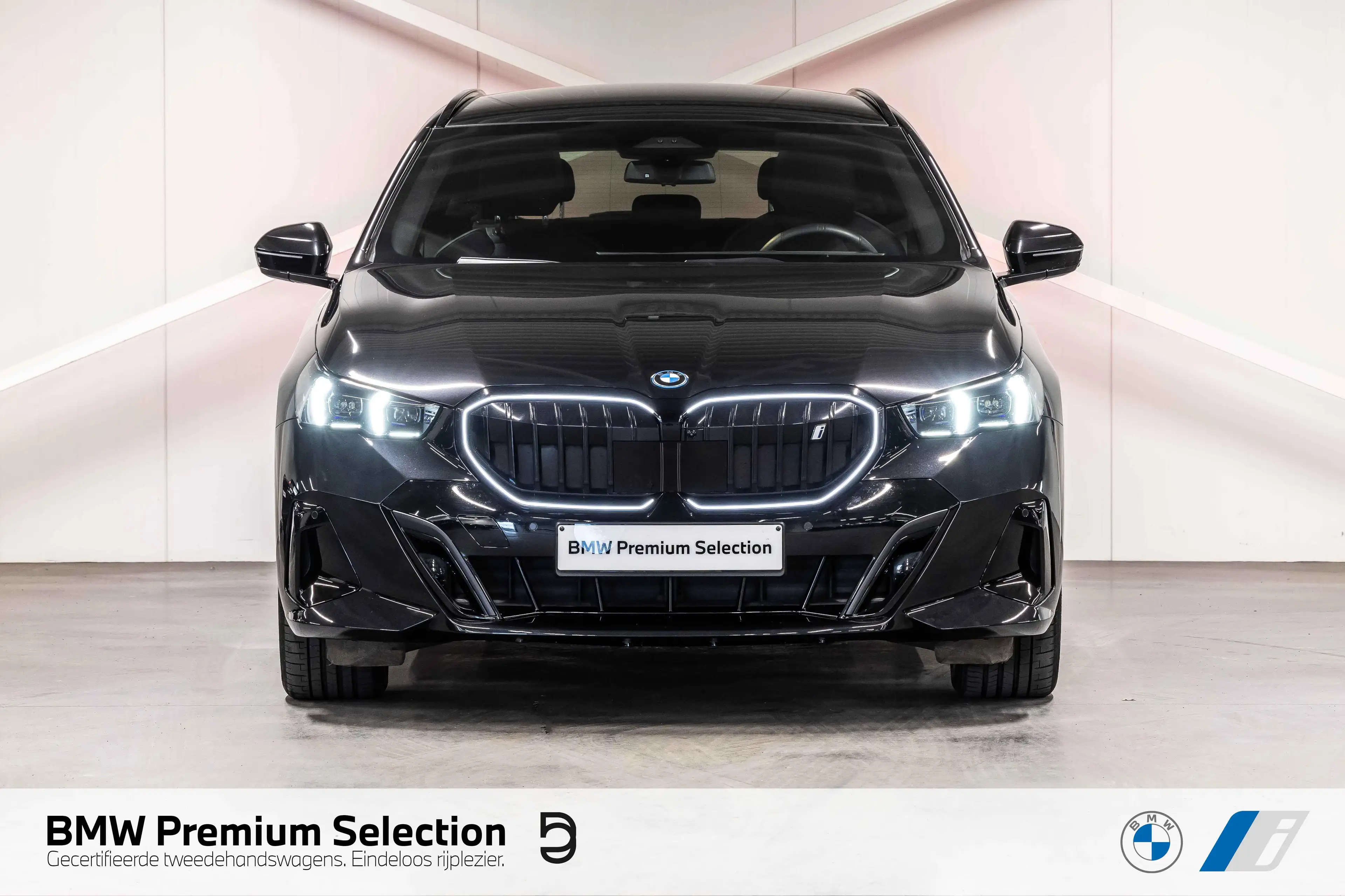 BMW i5 eDrive40 Touring M Sport PRO | PANO | — photo 2