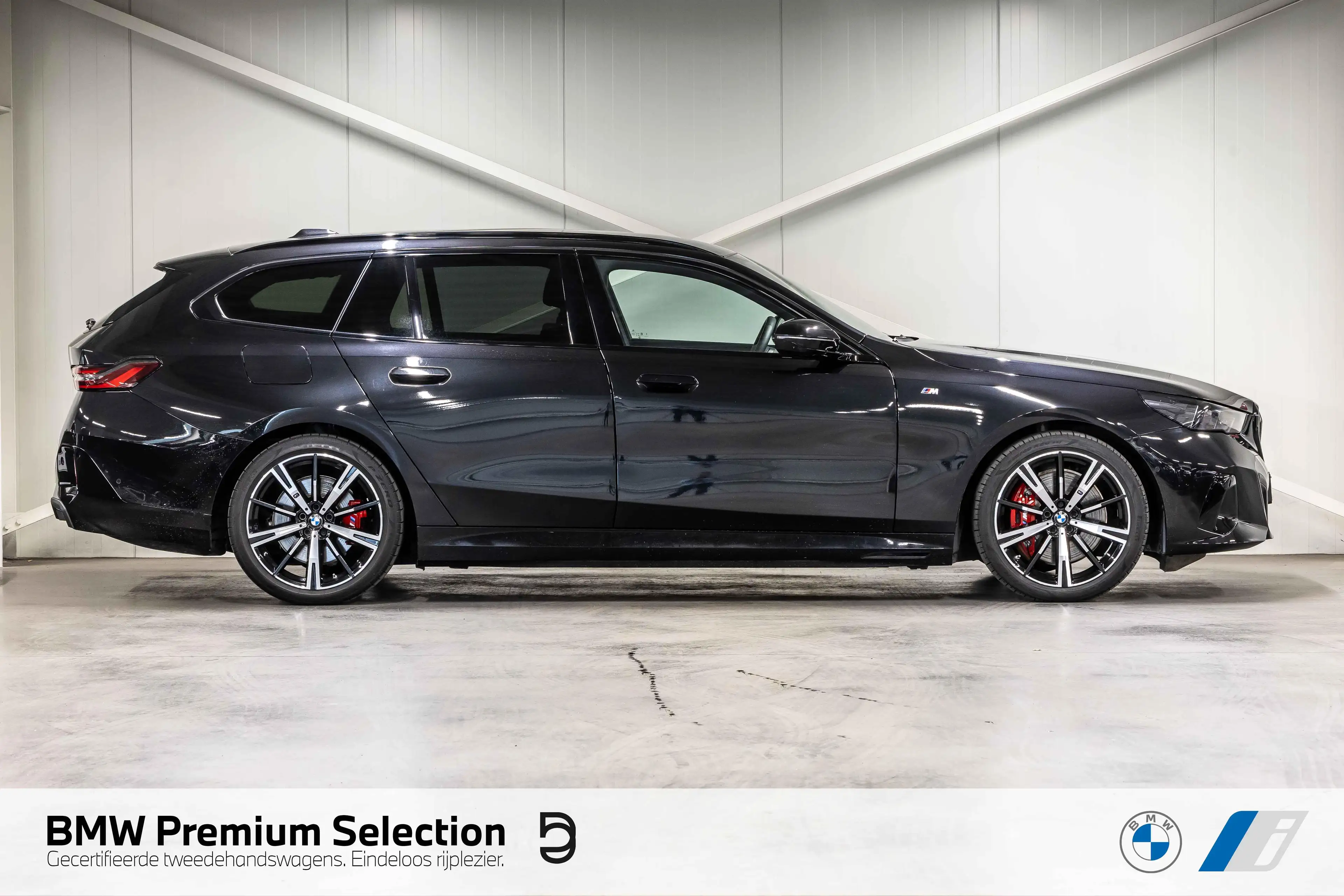 BMW i5 eDrive40 Touring M Sport PRO | PANO | — photo 3
