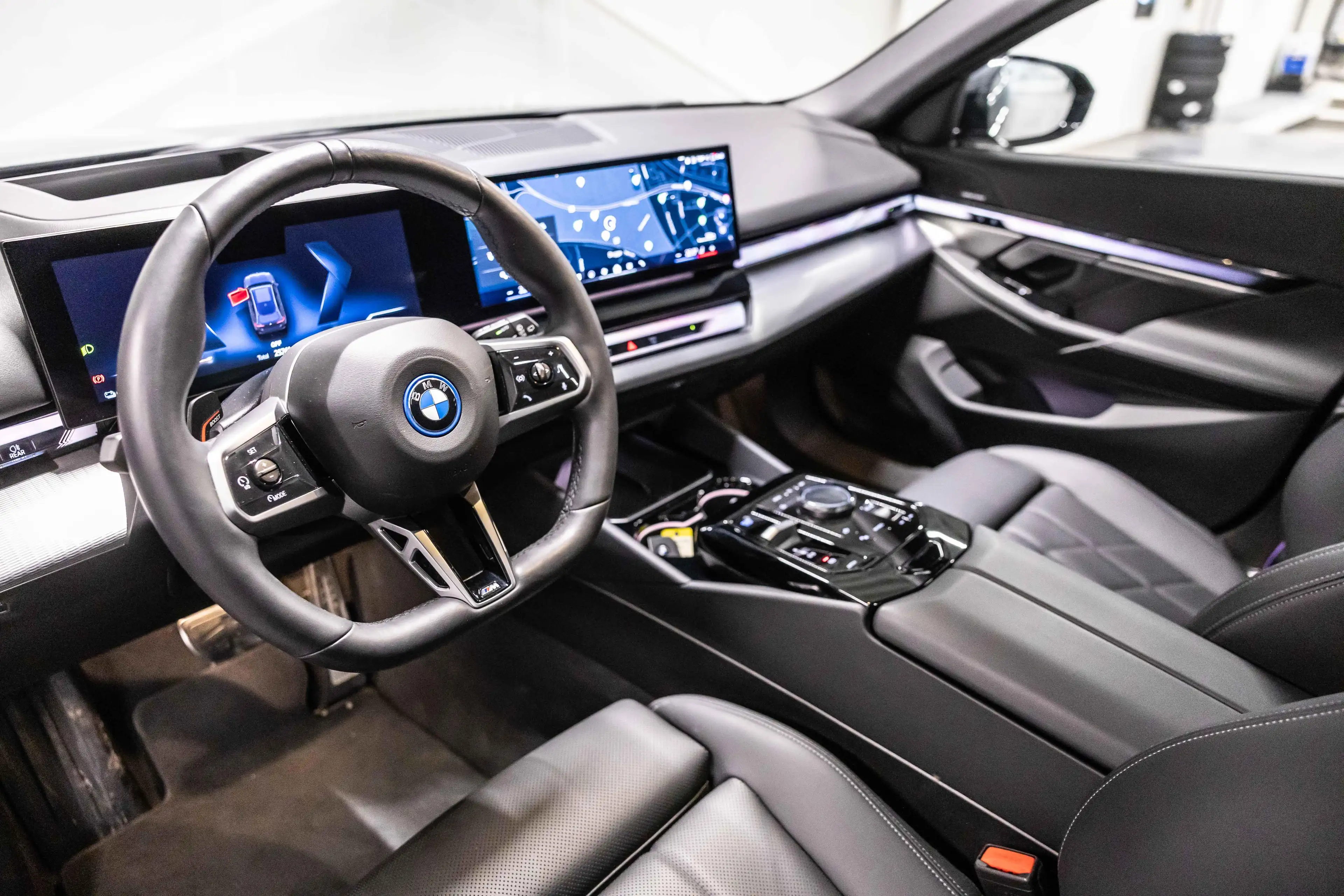 BMW i5 eDrive40 Touring M Sport PRO | PANO | — photo 6
