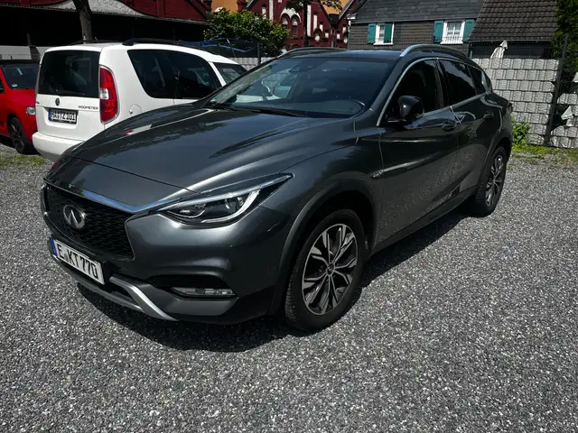 Infiniti Q30 2.2 d AWD City Black Edition