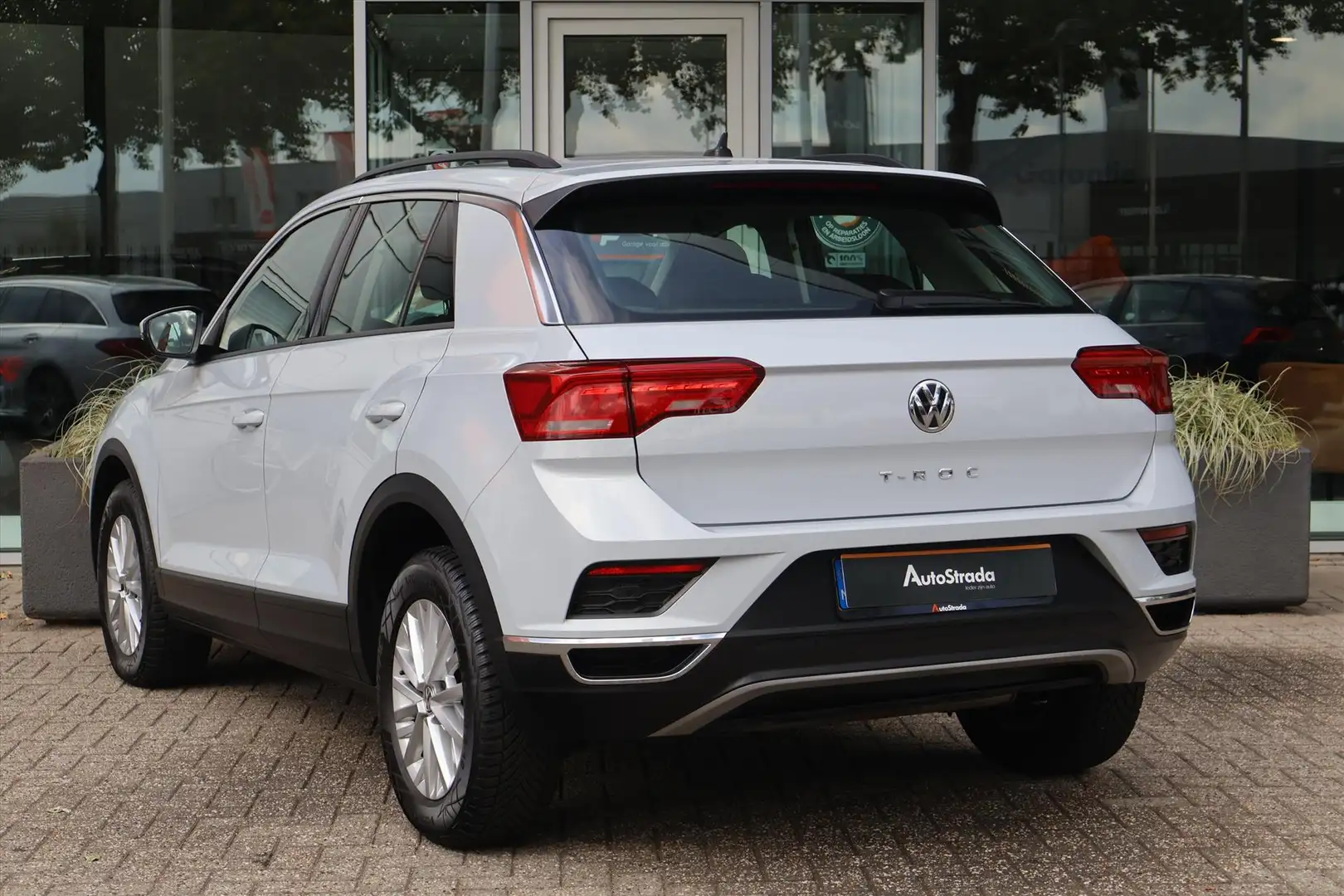 Volkswagen T-Roc 1.0 Style TSI 115pk | Navigatie | Adaptive Cruise Blanc - 2