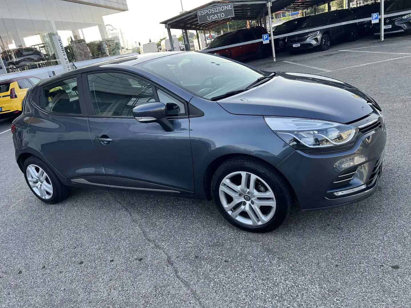 Renault Clio Clio 0.9 tce Moschino Intens 75cv Grey - 2