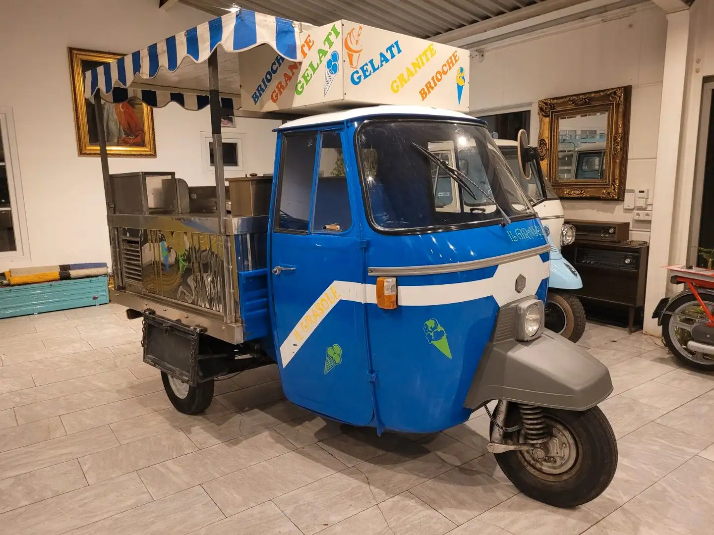 Piaggio Ape P501 Eiswagen / Foodtruck Blauw - 1
