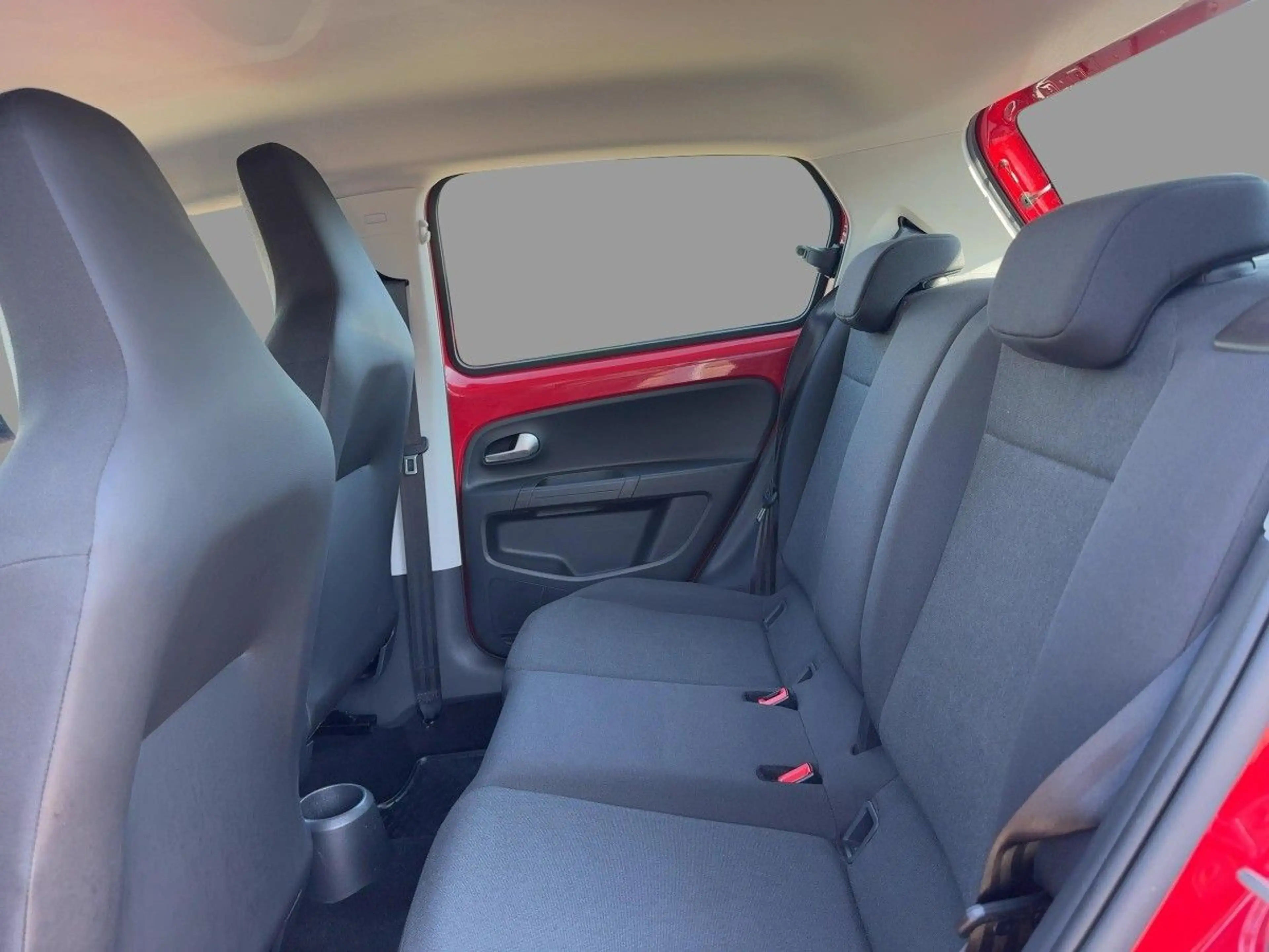 Volkswagen up! 1.0 — photo 8