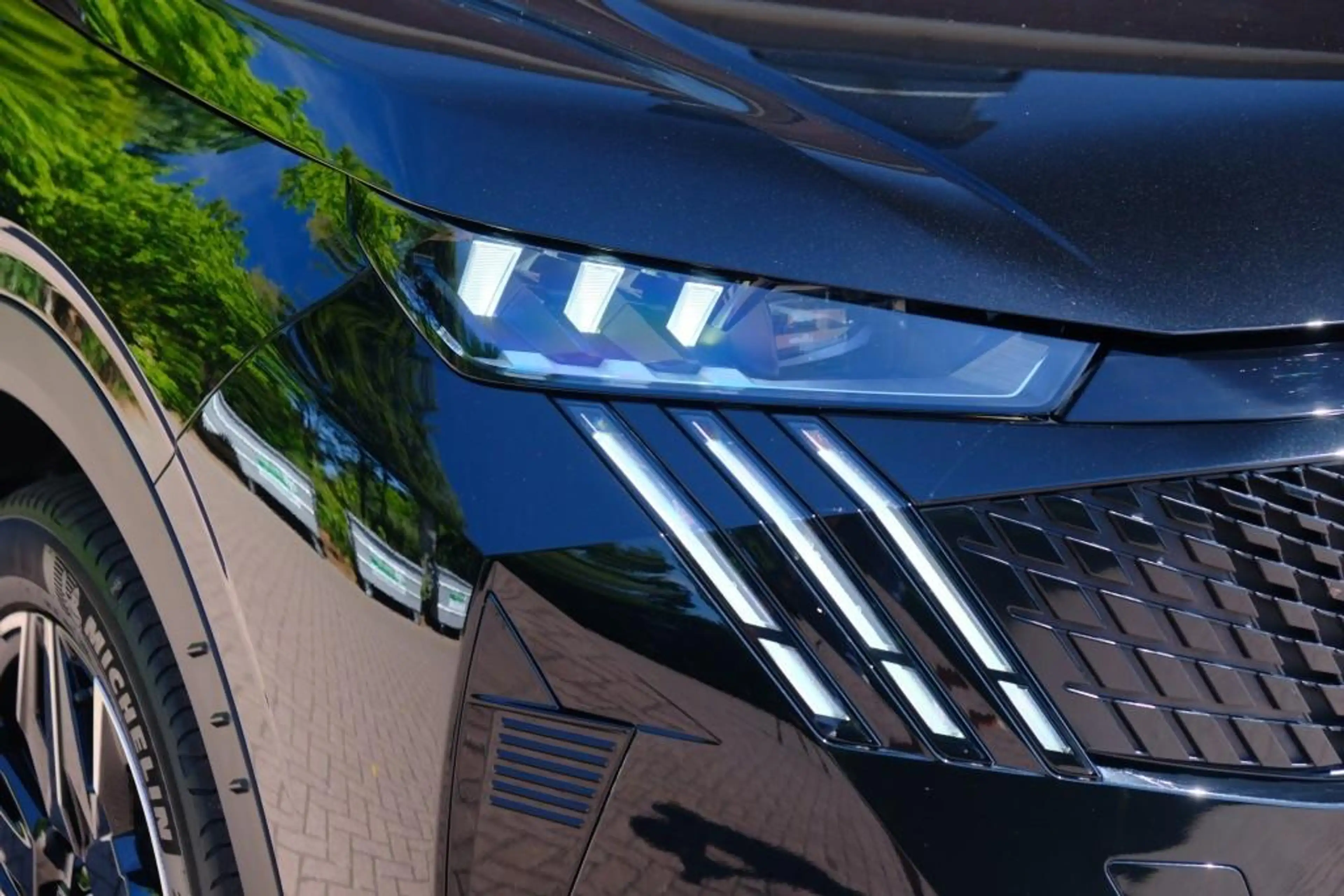 Peugeot 3008 1.2 Hybrid 145pk e-DCS6 GT | Navi | App Connect | — photo 2