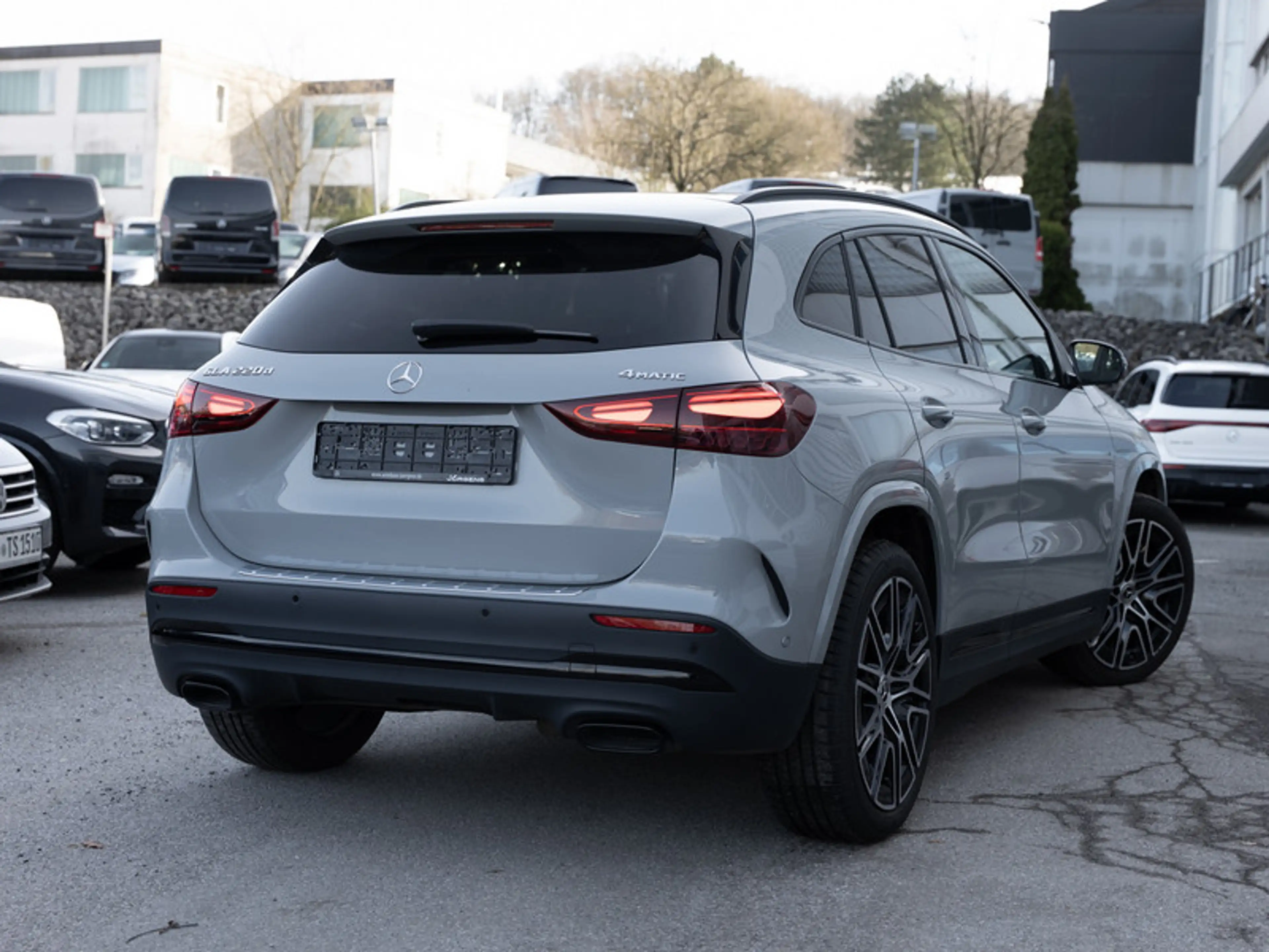 Mercedes-Benz GLA 220 d 4M AMG-Sport/MLB/360/Pano/AHK/Night/20 — photo 4