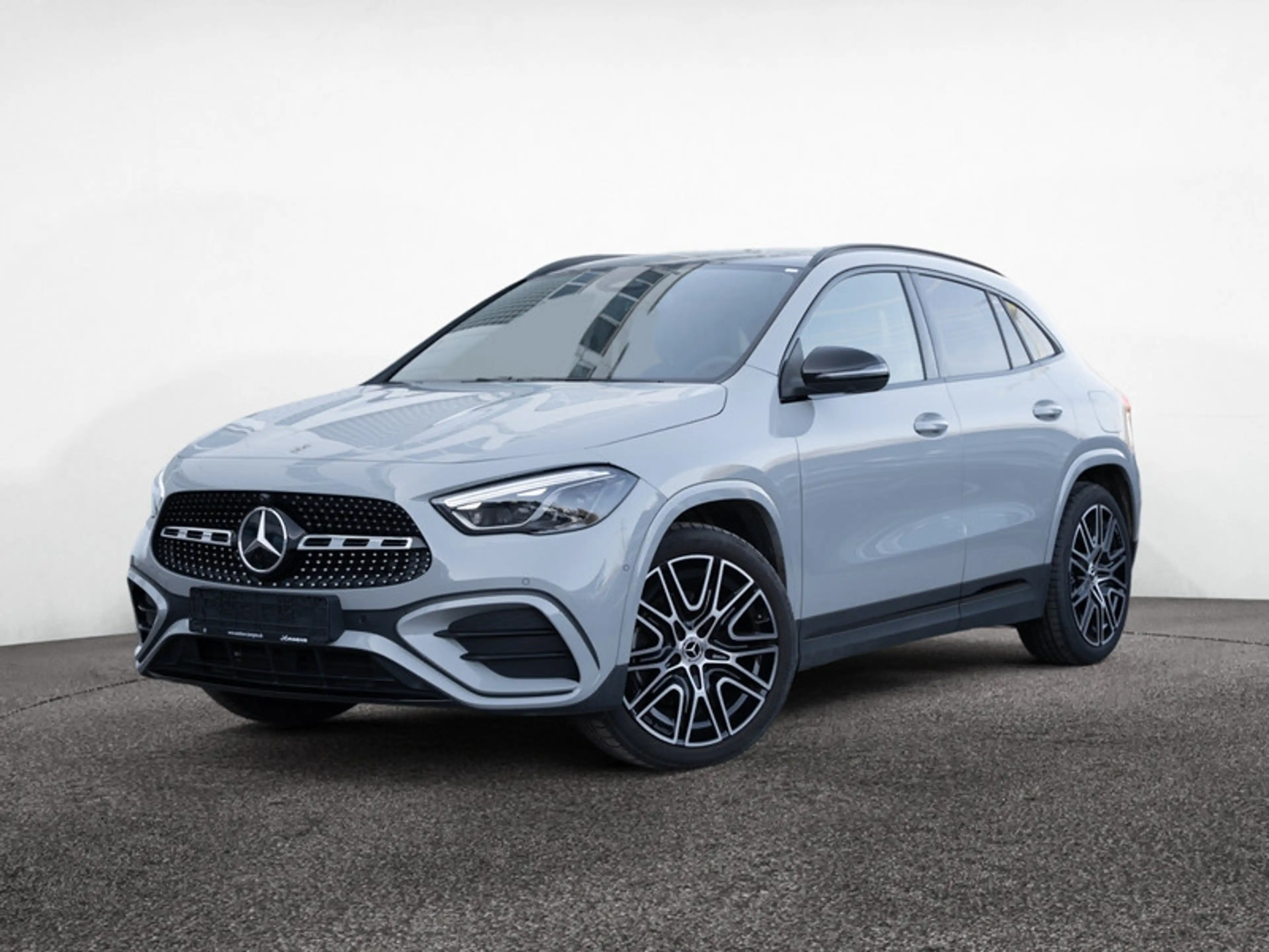 Mercedes-Benz GLA 220 d 4M AMG-Sport/MLB/360/Pano/AHK/Night/20 — photo 2