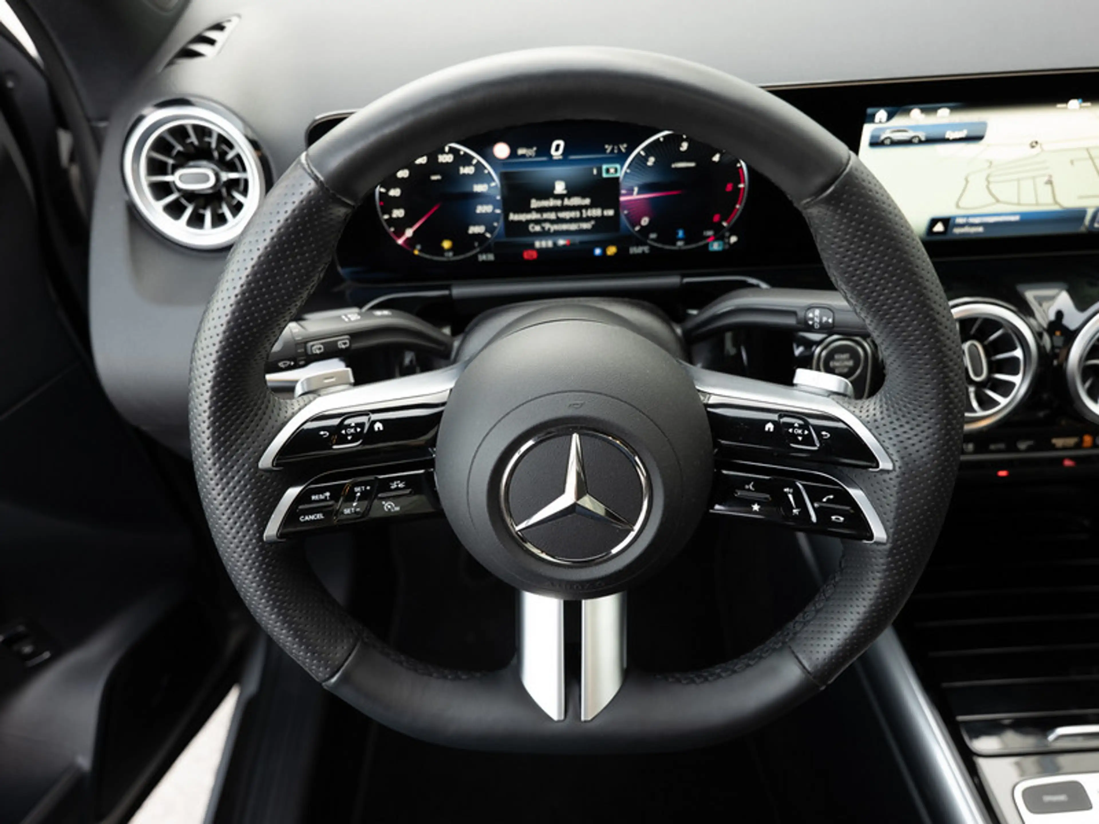 Mercedes-Benz GLA 220 d 4M AMG-Sport/MLB/360/Pano/AHK/Night/20 — photo 10
