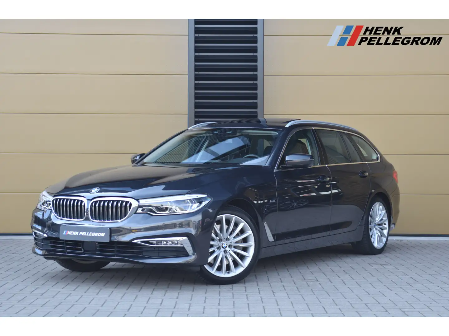 BMW 540 5-serie Touring 540i xDrive High Executive * Luxur Grijs - 1