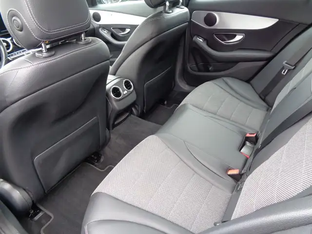 Mercedes-Benz C-Class view 8