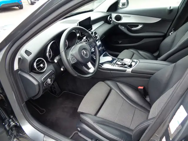 Mercedes-Benz C-Class view 7