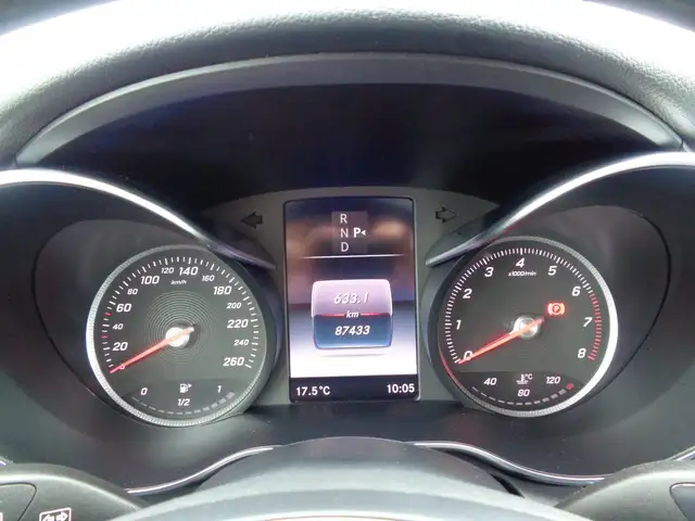 Mercedes-Benz C-Class view 13