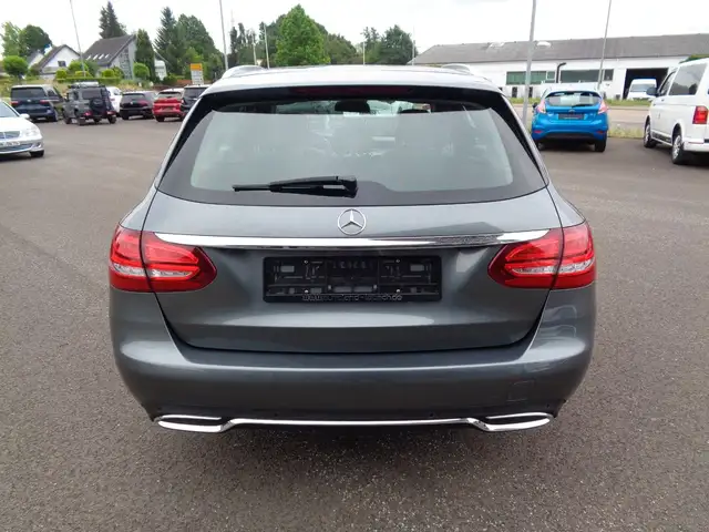 Mercedes-Benz C-Class view 5