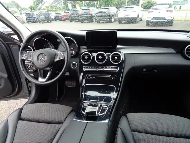 Mercedes-Benz C-Class view 11