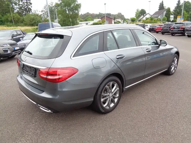 Mercedes-Benz C-Class view 4