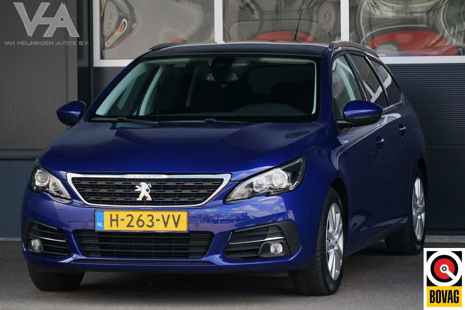 Peugeot 308 SW 1.2 PureTech Blue Lease Executive, nw dis. trek Blauw - 1