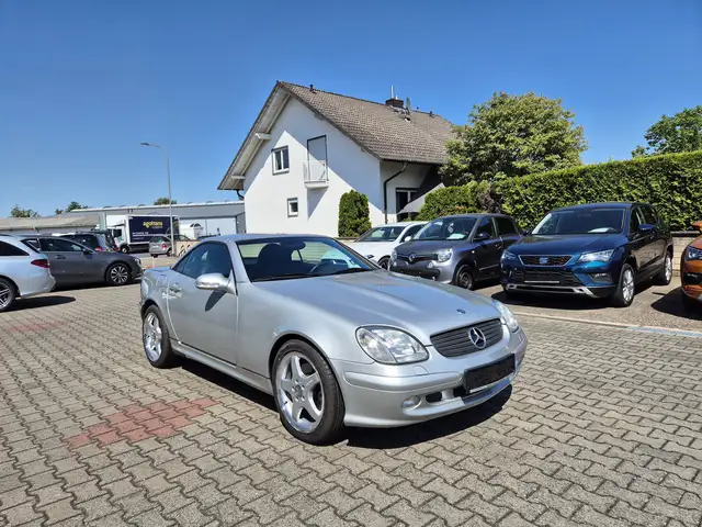 Mercedes-Benz SLK 320 sehr guter Zustand AMG ALufelgen, Xenon, Automatik