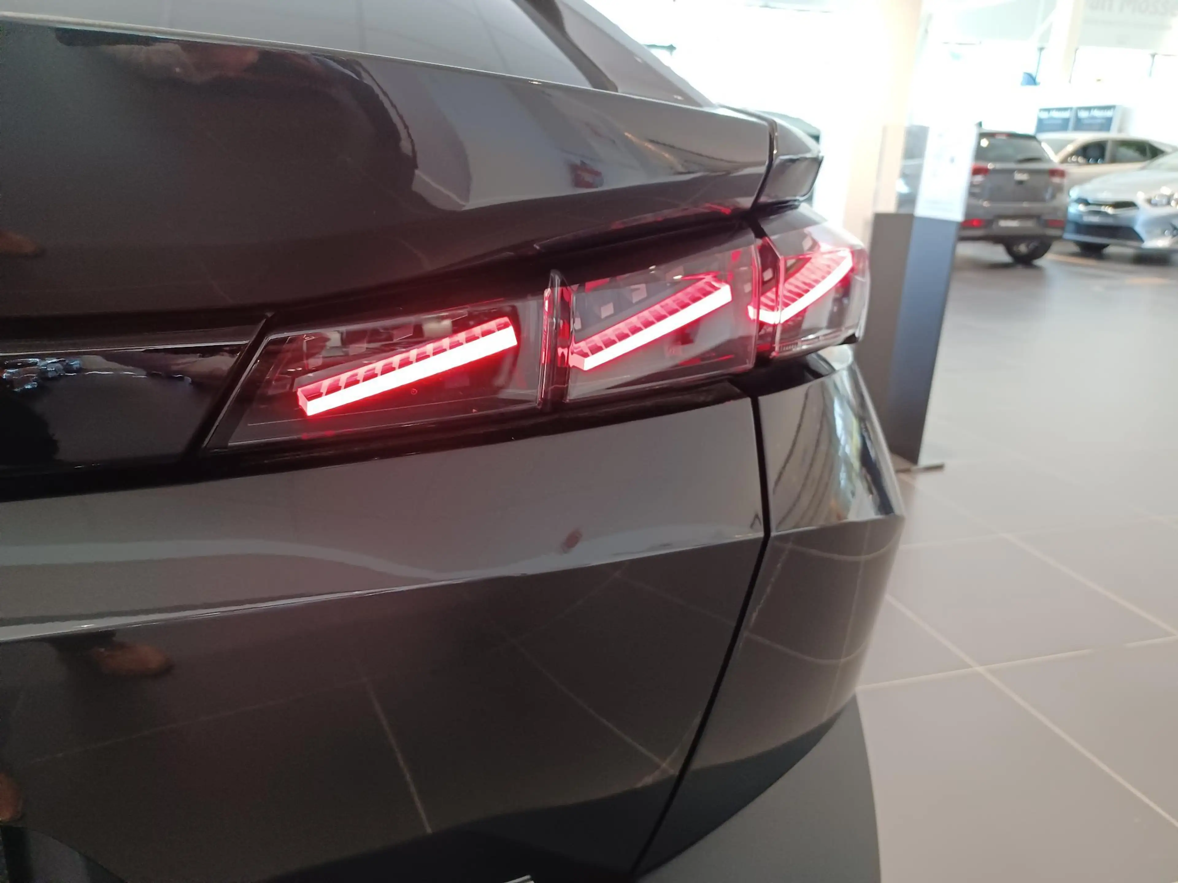 Peugeot 408 1.2 PureTech 130 S&S EAT8 GT — photo 6