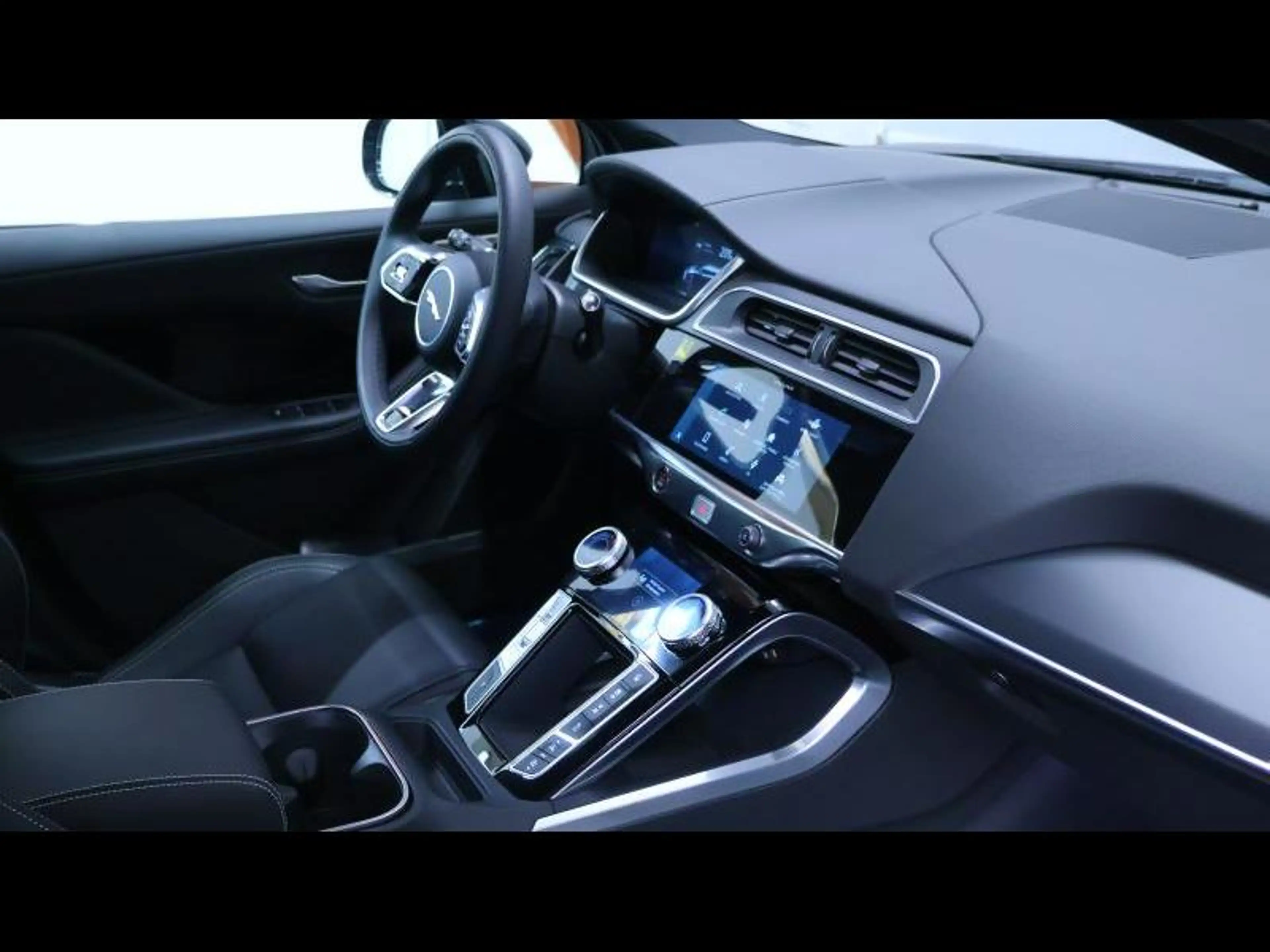 Jaguar I-Pace EV 400 R-Dynamic SE AWD Auto — photo 7