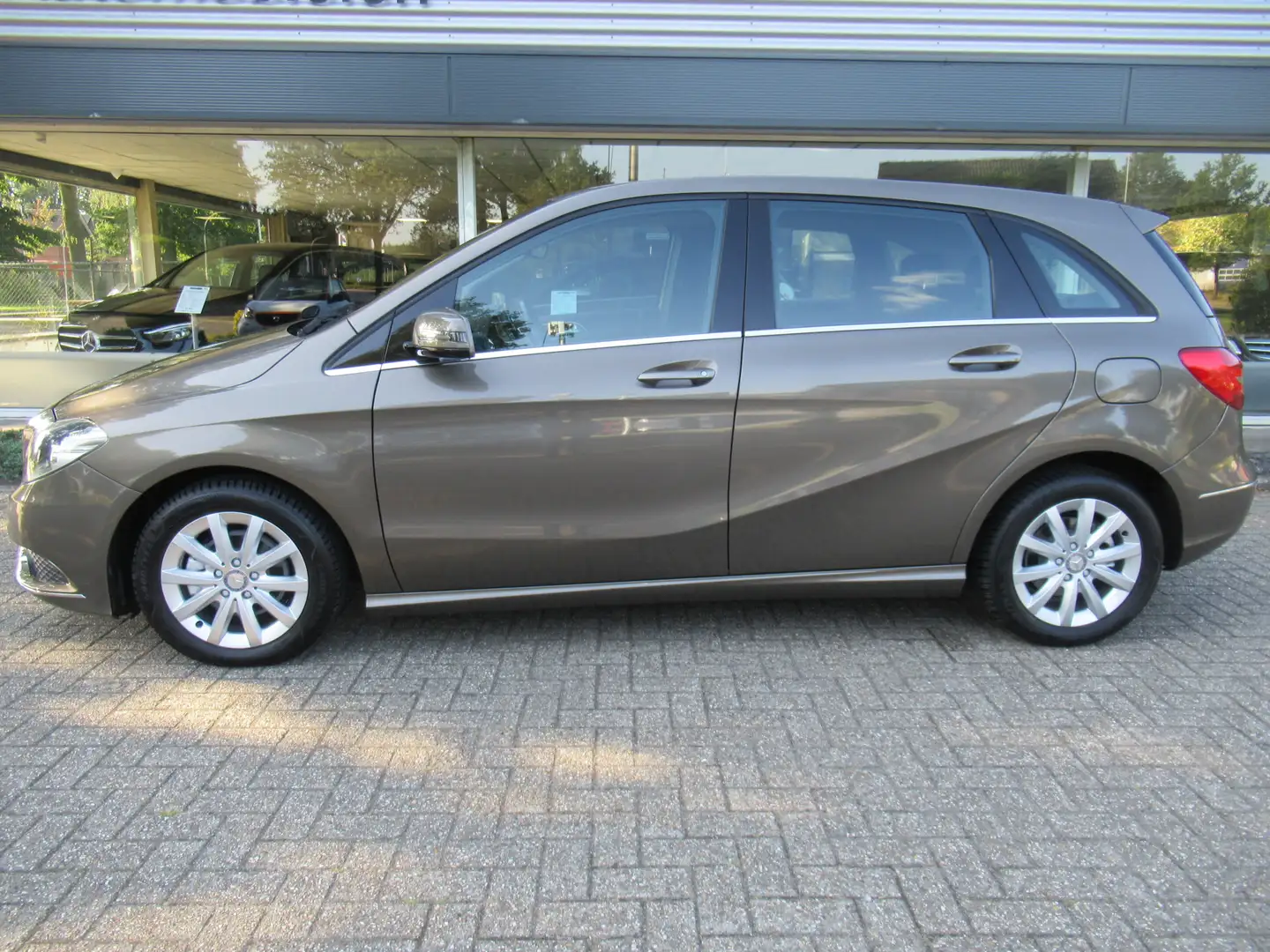 Mercedes-Benz B 180 Automaat Grijs - 2