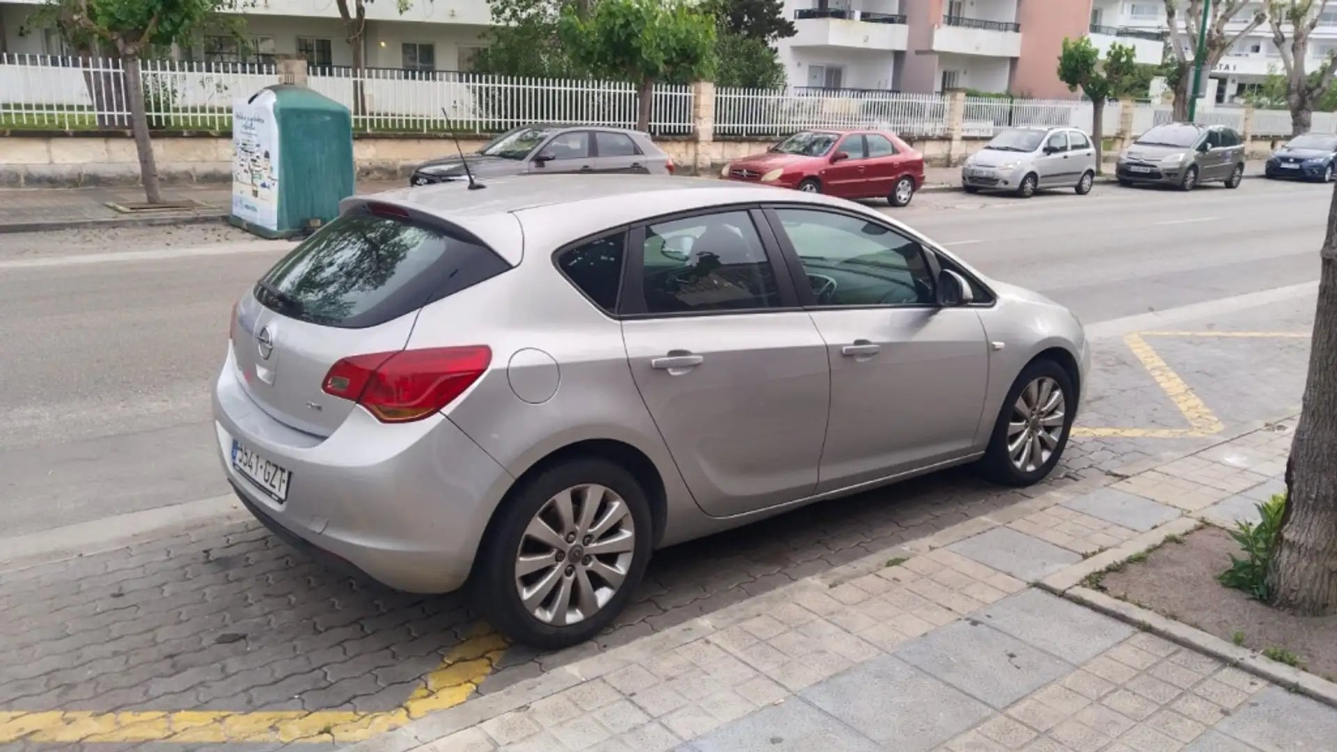 Opel Astra 1.7CDTI Cosmo Gris - 2