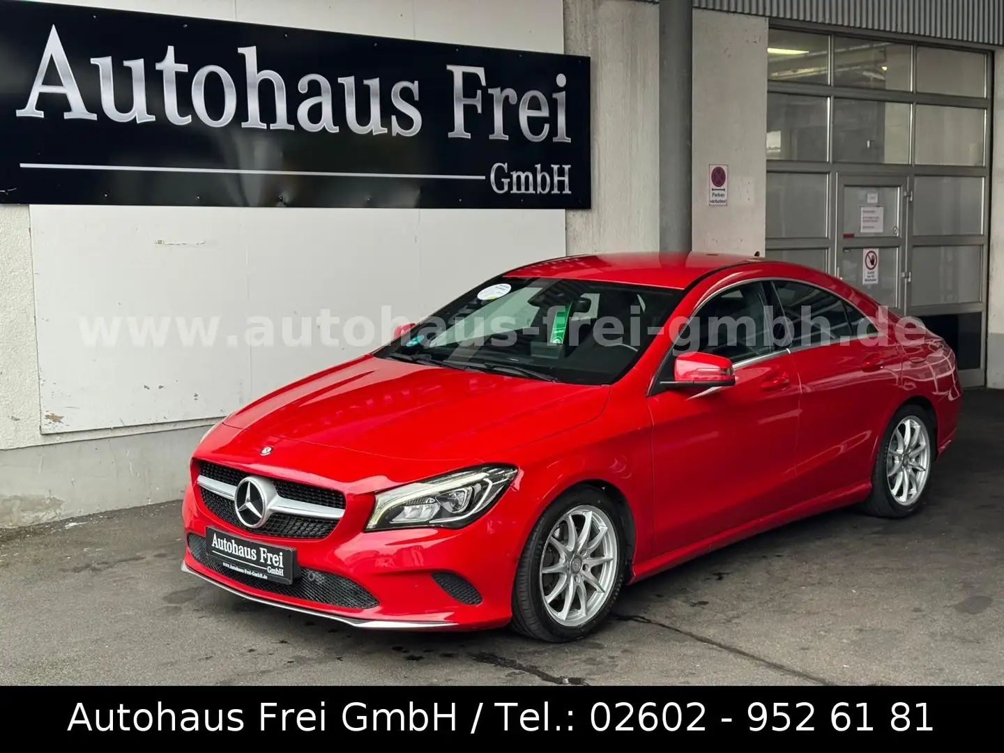Mercedes-Benz CLA 180 URBAN*LED*NAVI*SITZH*PTS*GARANTIE*PTS Rouge - 1