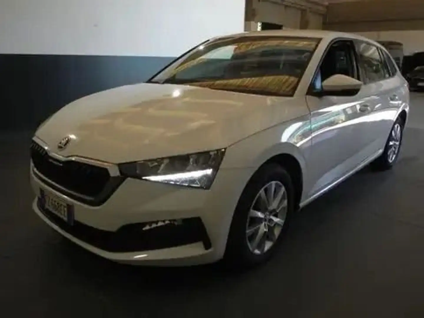 Skoda Scala 1.6 tdi Ambition 115cv dsg - FZ668EE Bianco - 2