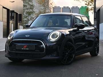 **AUTOMAAT**LED**DAB**CARPLAY**CRUISE CONTROL**