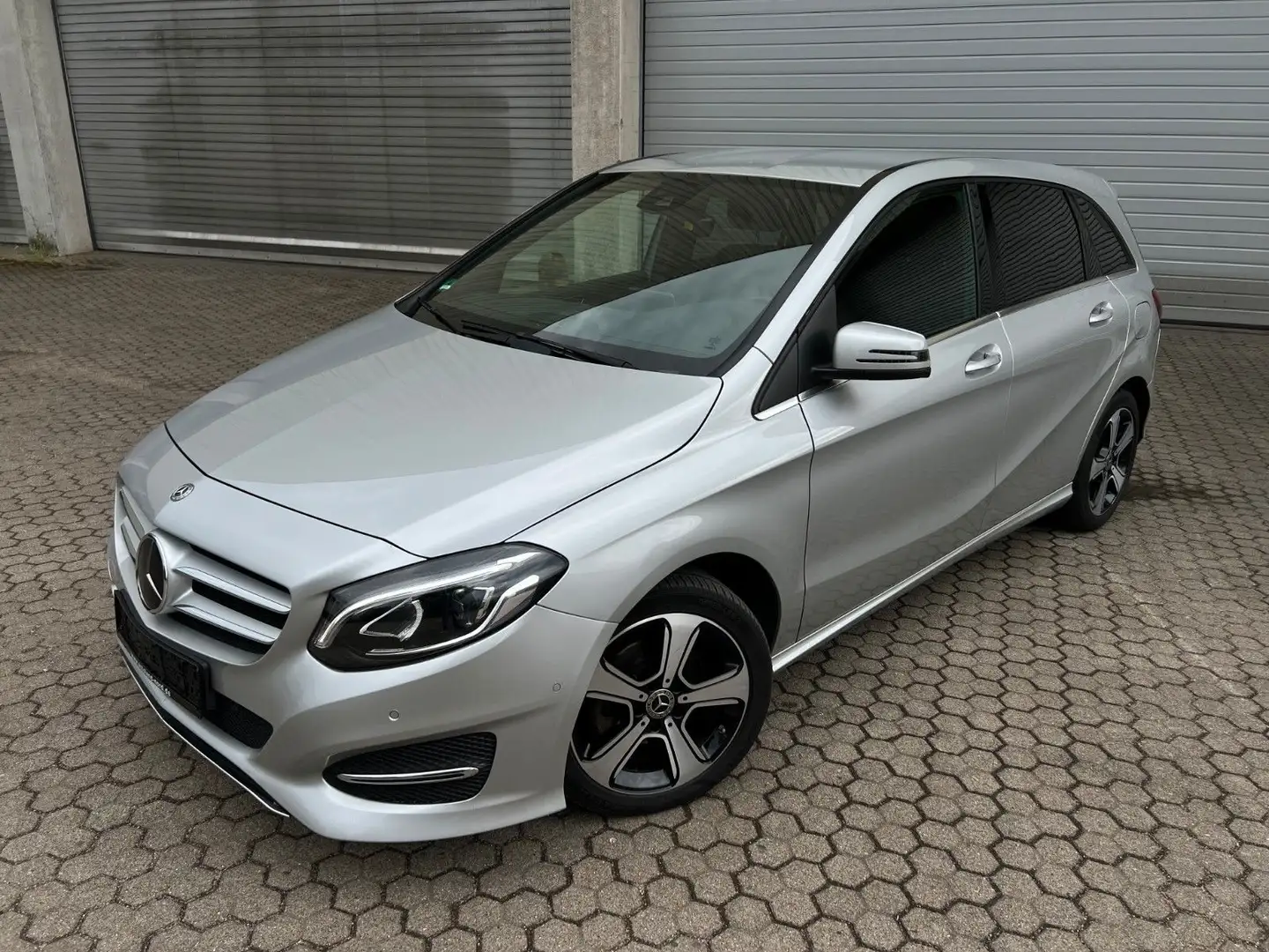 Mercedes-Benz B 220 d Urban 7G-DCT R.Kam*App-Navi*Abstandstem Zilver - 1