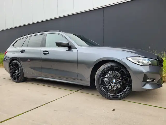 BMW 318 Touring *AUT.*HIFI*LIVE COCKPIT PROFFESSIONAL*PDC*