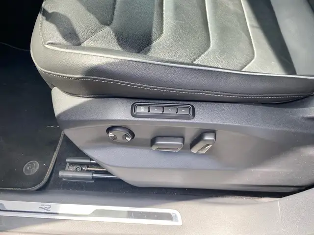 Volkswagen Tiguan view 16