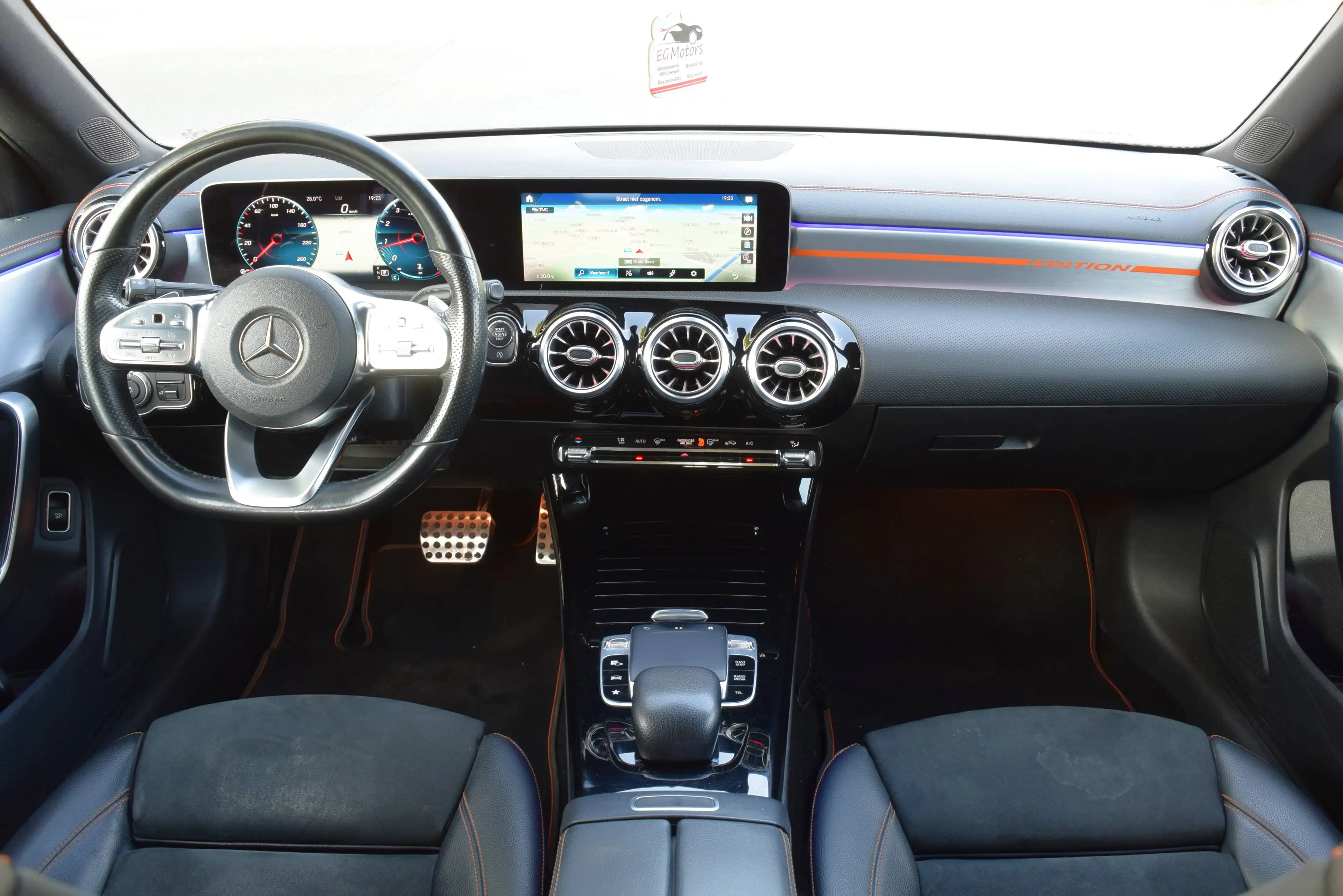 Mercedes-Benz CLA 180 /AMG LINE/EDITION/1st Owner/GARANTIE — photo 10
