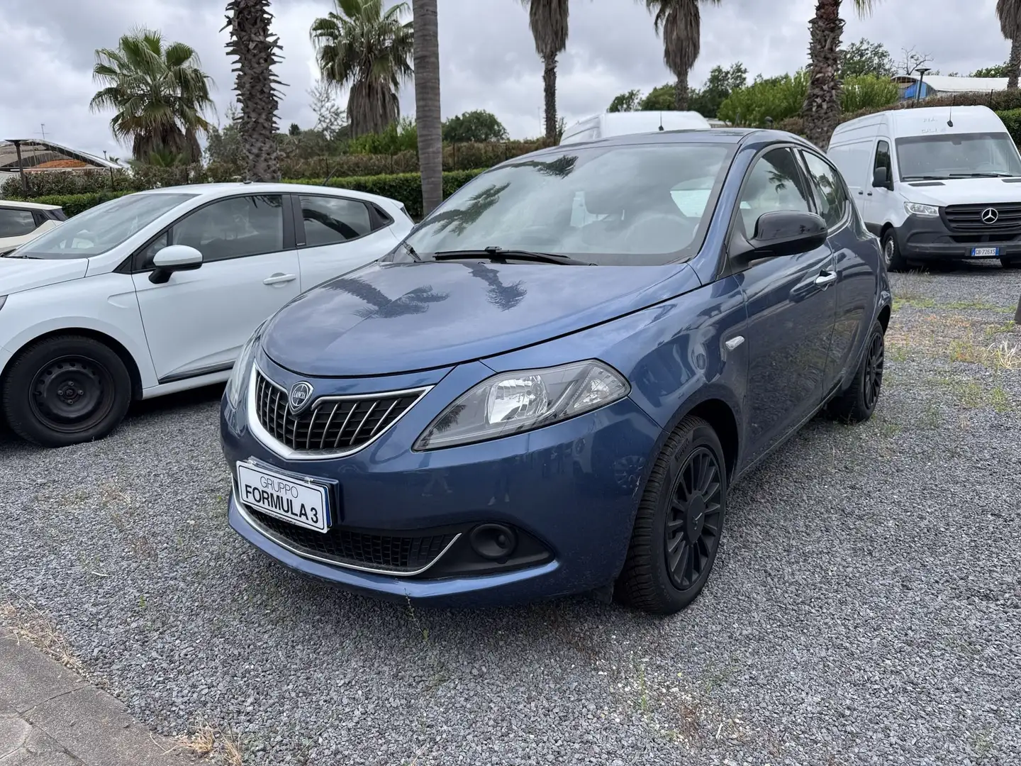 Lancia Ypsilon 1.0 FireFly 5 porte S&S Hybrid Silver Azul - 1