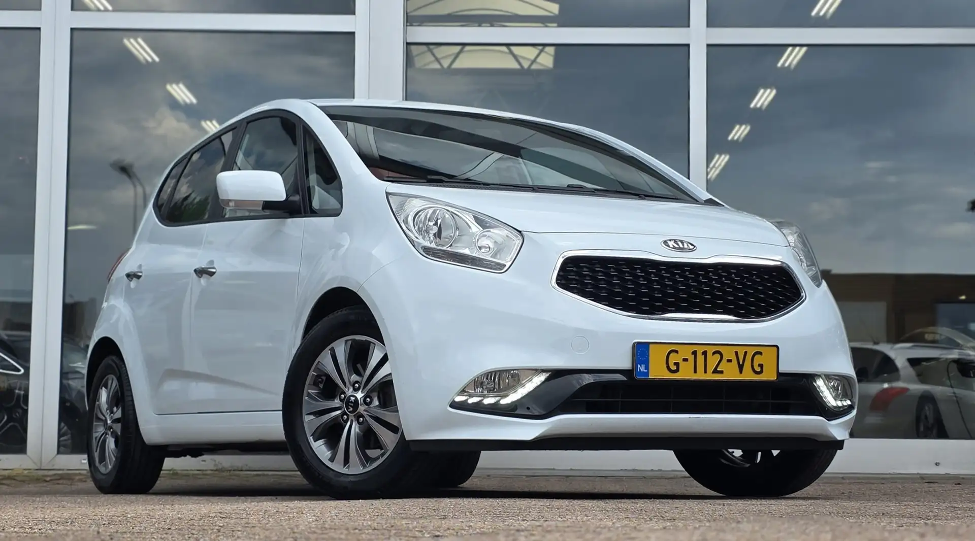 Kia Venga 1.6 CVVT ExecutiveLine Trekhaak Led Camera Navi Mo Wit - 2