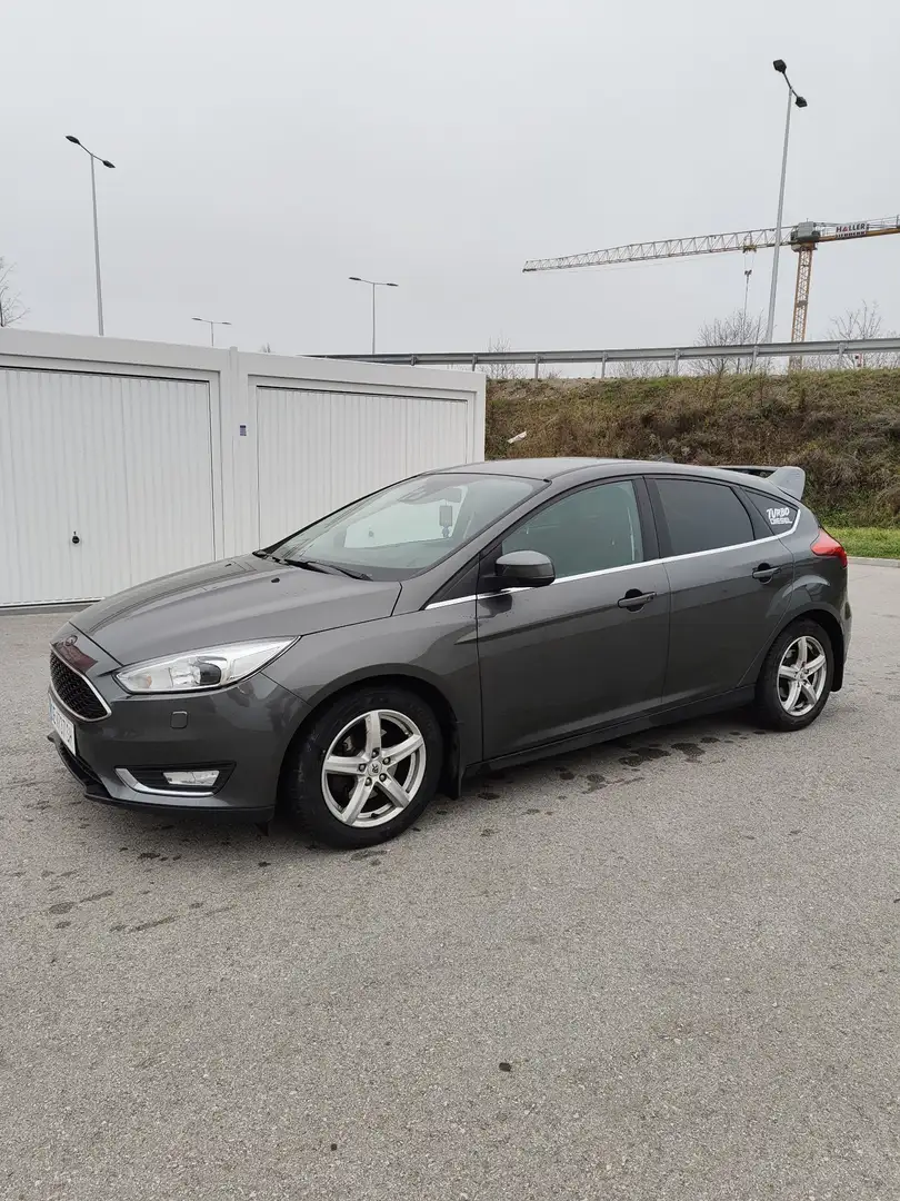 Ford Focus VHB / Vollaustattung / 1,5tdci MK3 Titanium Grau - 2