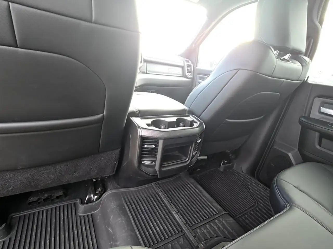 RAM 2500 снимка RAM 2500