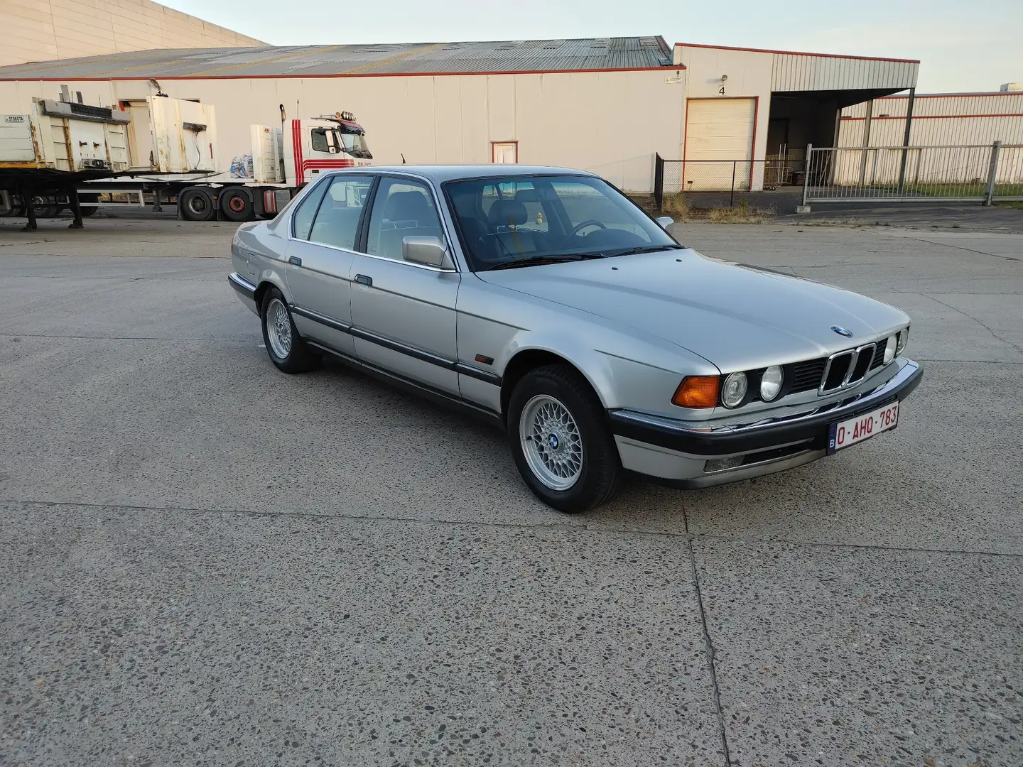 BMW 735 735i - 2