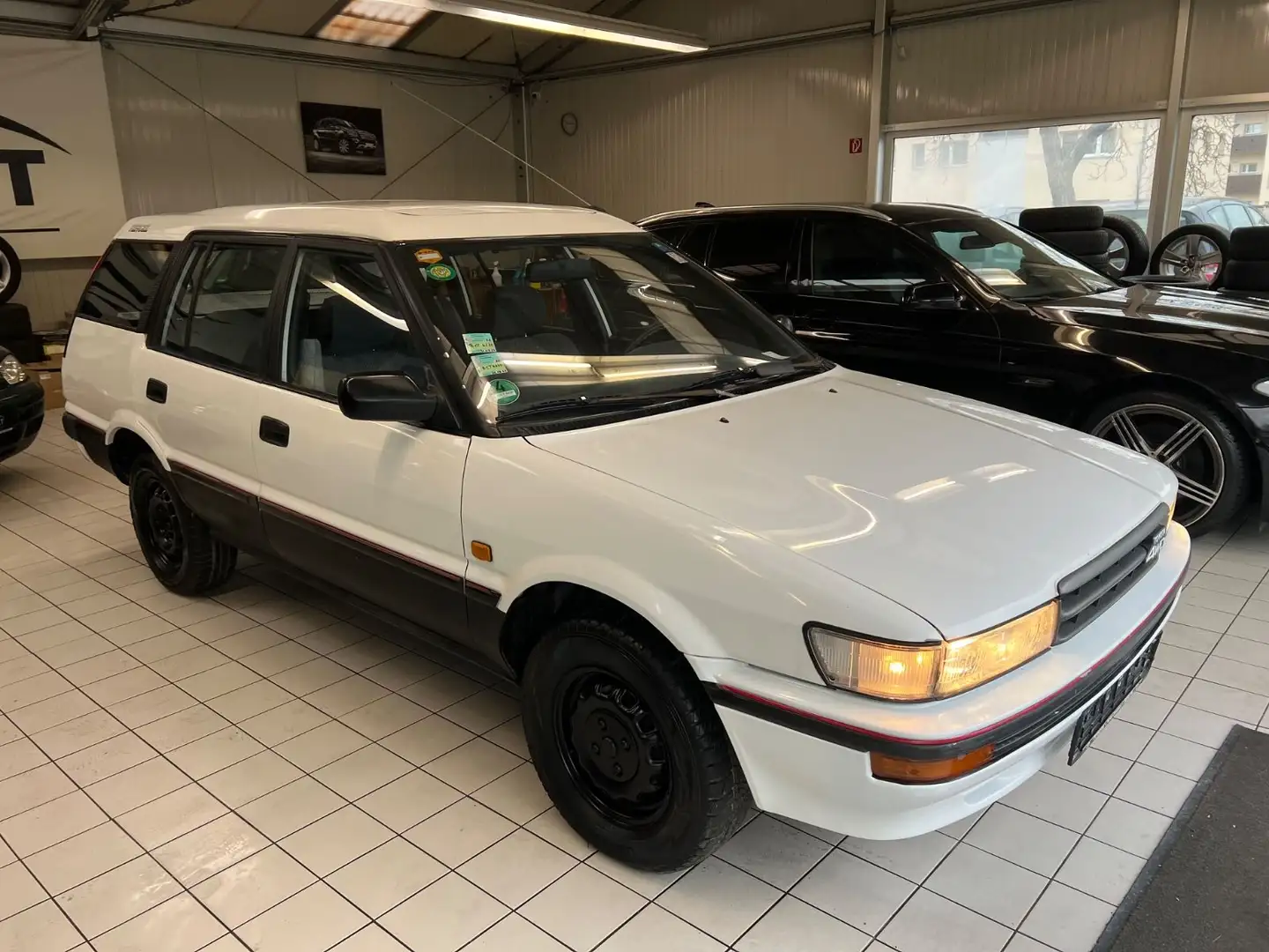 Toyota Corolla 1.6 XLI 4WD Kombi*2T Hand*TÜVneu*H-Ken* Weiß - 1