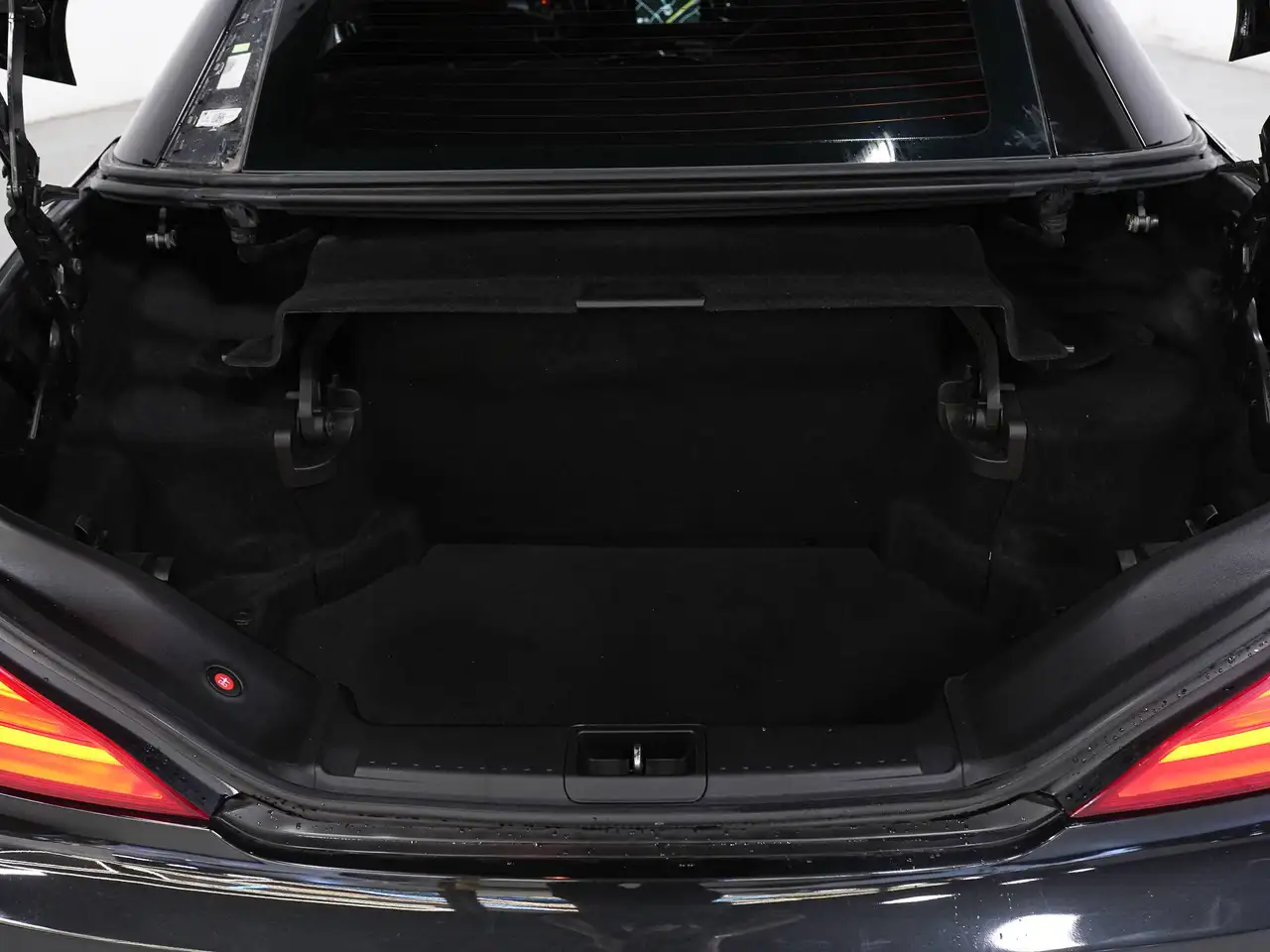Mercedes-Benz SL снимка Mercedes-Benz SL