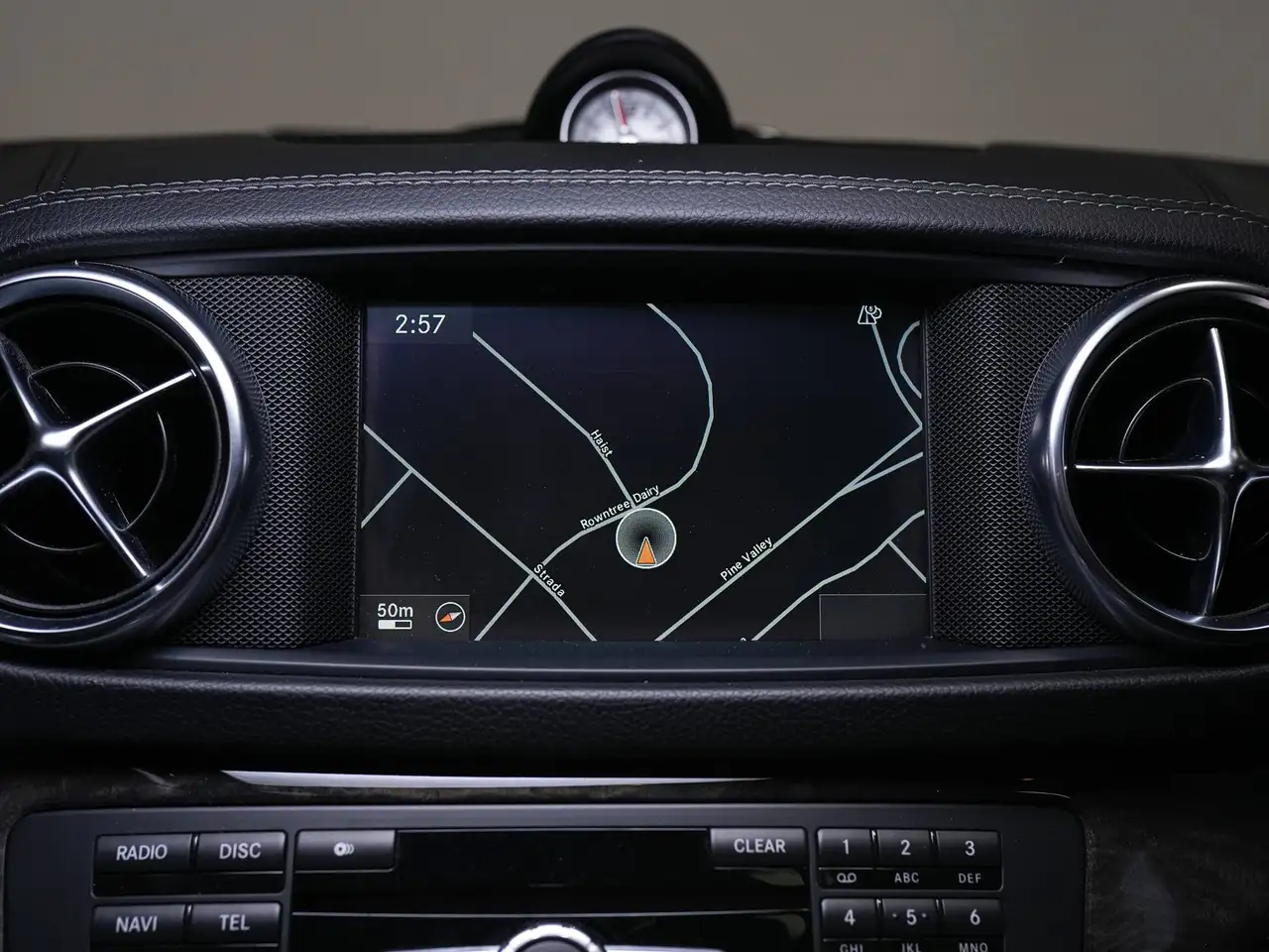 Mercedes-Benz SL снимка Mercedes-Benz SL
