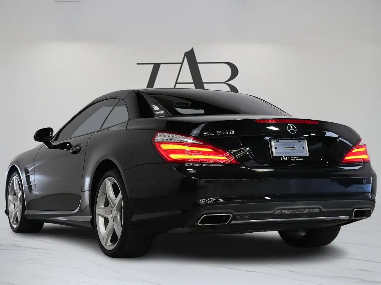 Mercedes-Benz SL снимка Mercedes-Benz SL