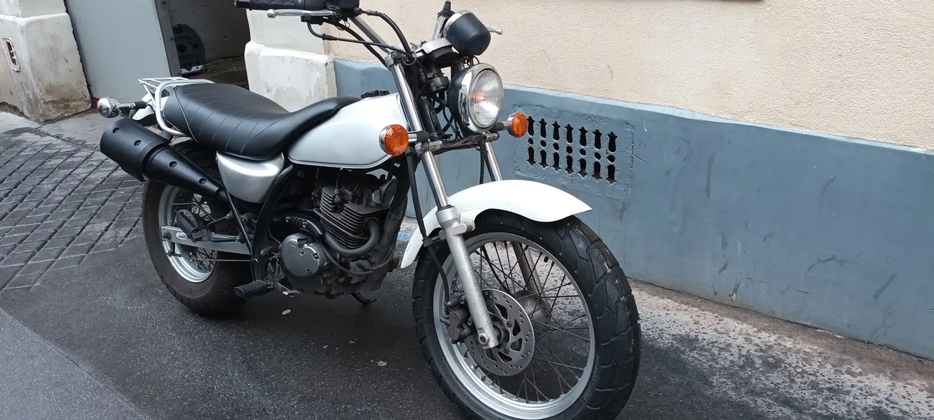 Suzuki VanVan 125 Argintiu - 2